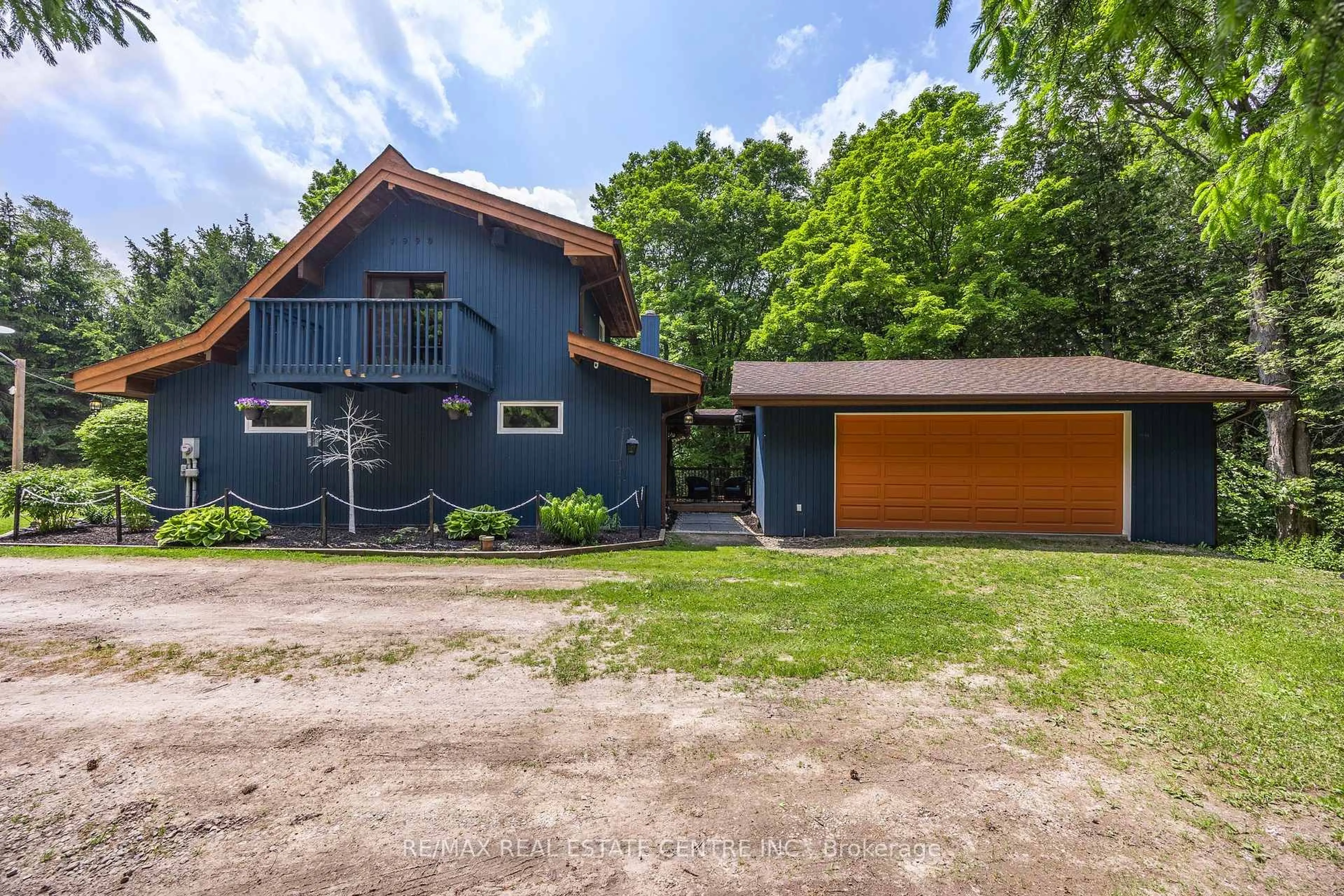 A pic from outside/outdoor area/front of a property/back of a property/a pic from drone, street for 293432 Eighth Line, Amaranth Ontario L9W 0J7