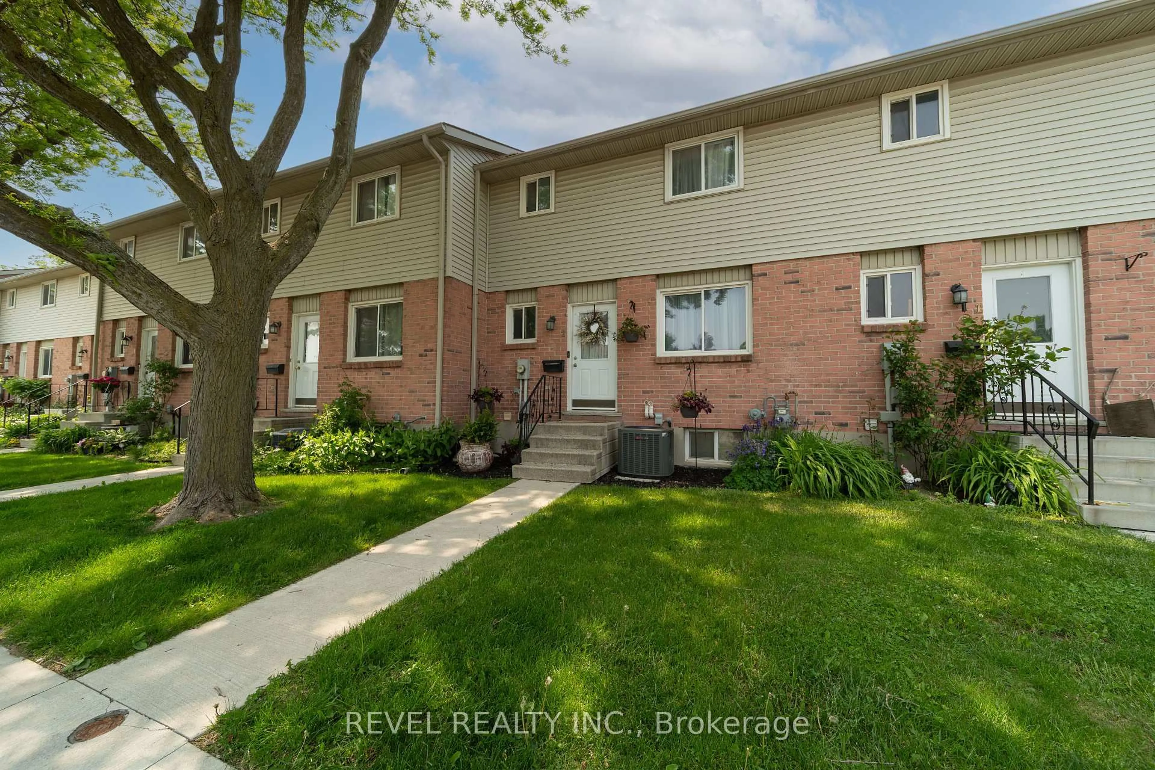 Unknown for 486 Springbank Ave #2, Woodstock Ontario N4T 1K8