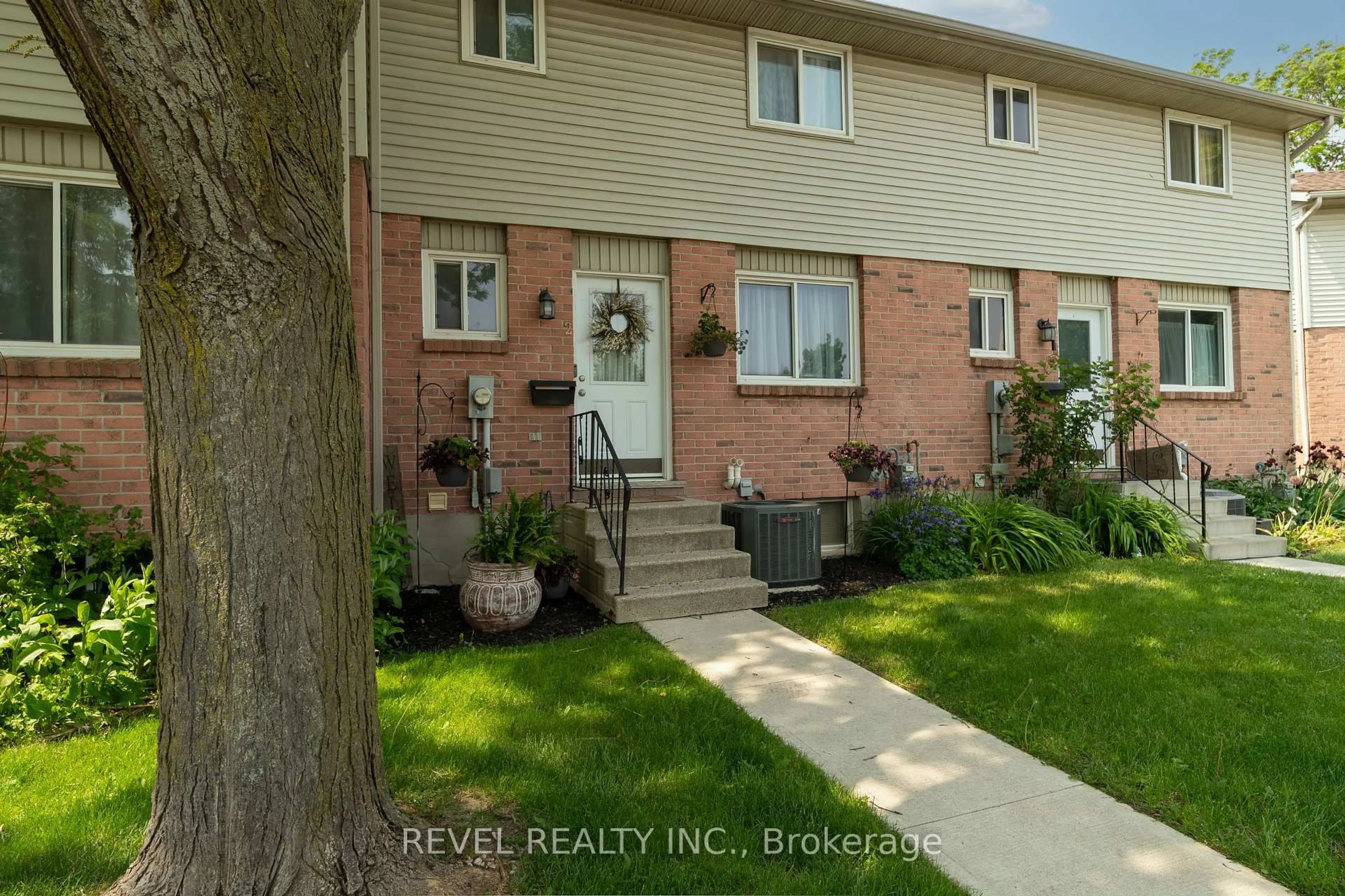 Unknown for 486 Springbank Ave #2, Woodstock Ontario N4T 1K8