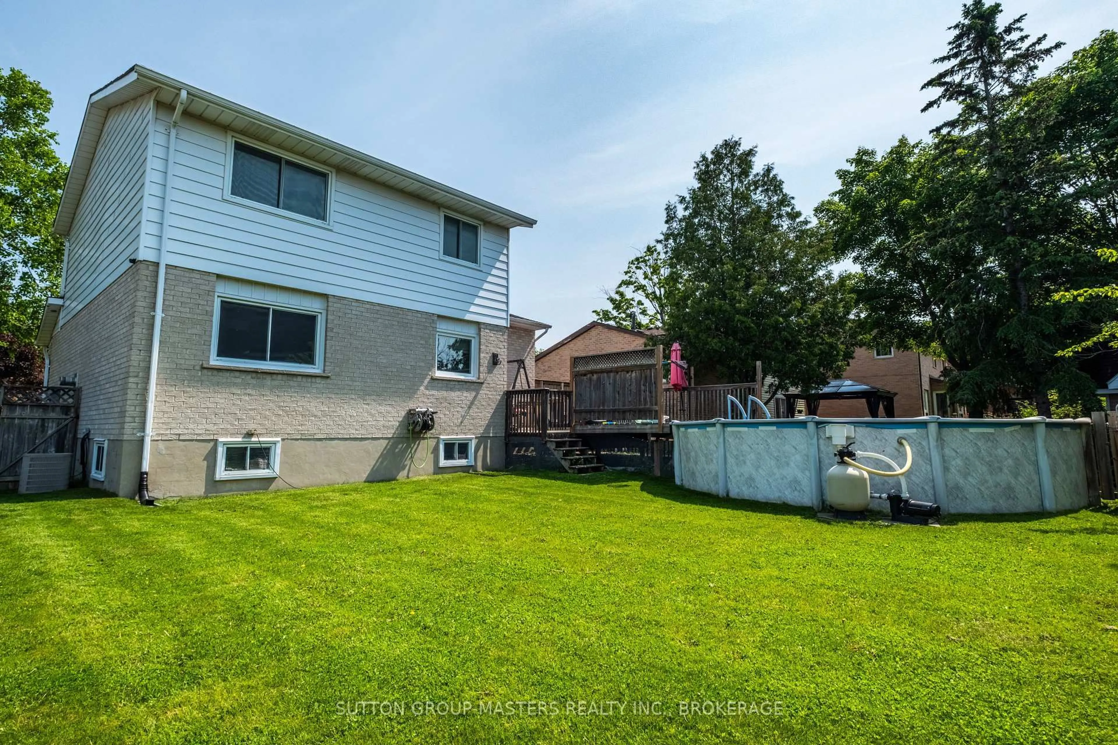 A pic from outside/outdoor area/front of a property/back of a property/a pic from drone, street for 917 Atwood Pl, Kingston Ontario K7P 1N9