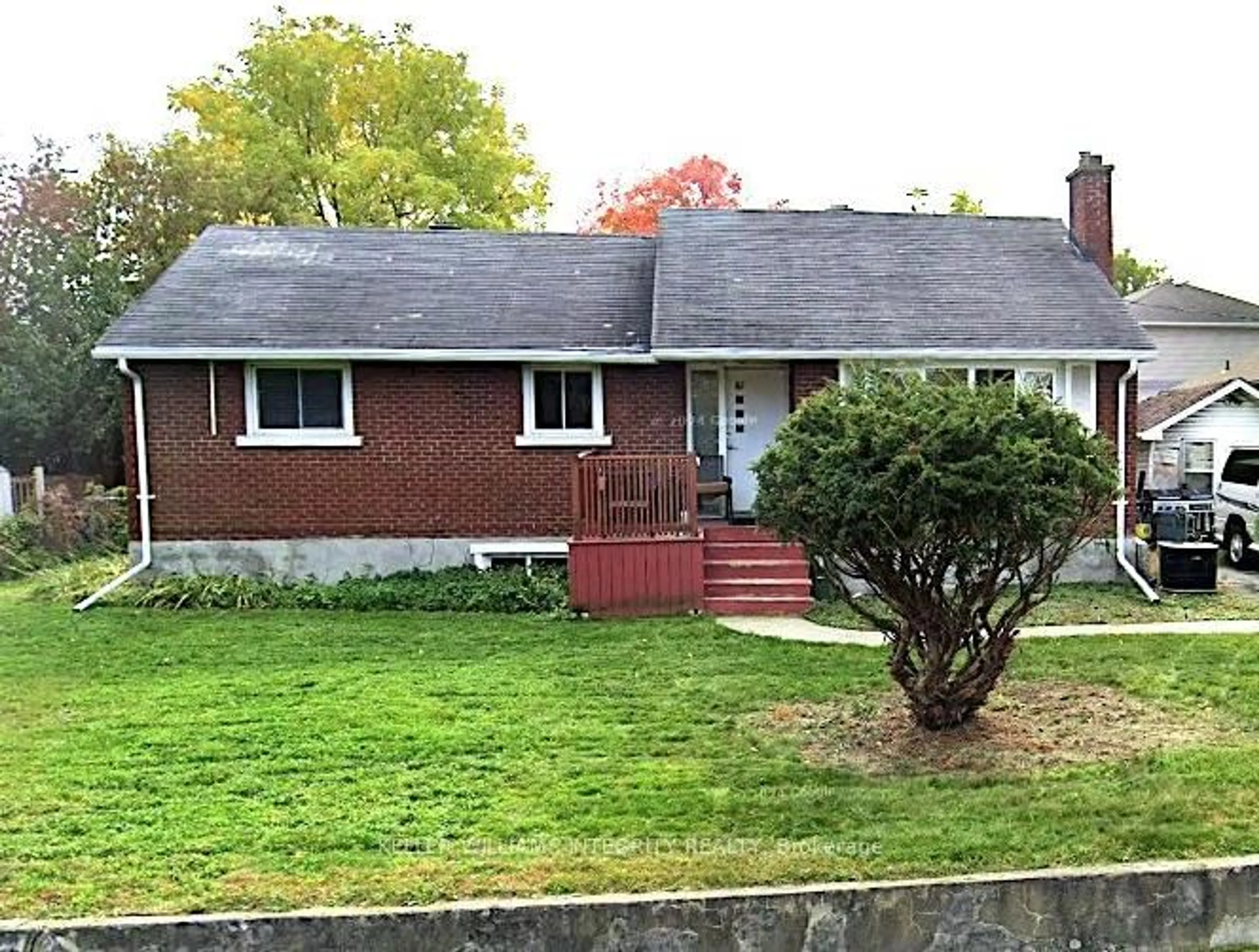 Unknown for 176 OAKRIDGE Blvd, Ottawa Ontario K2G 2V2