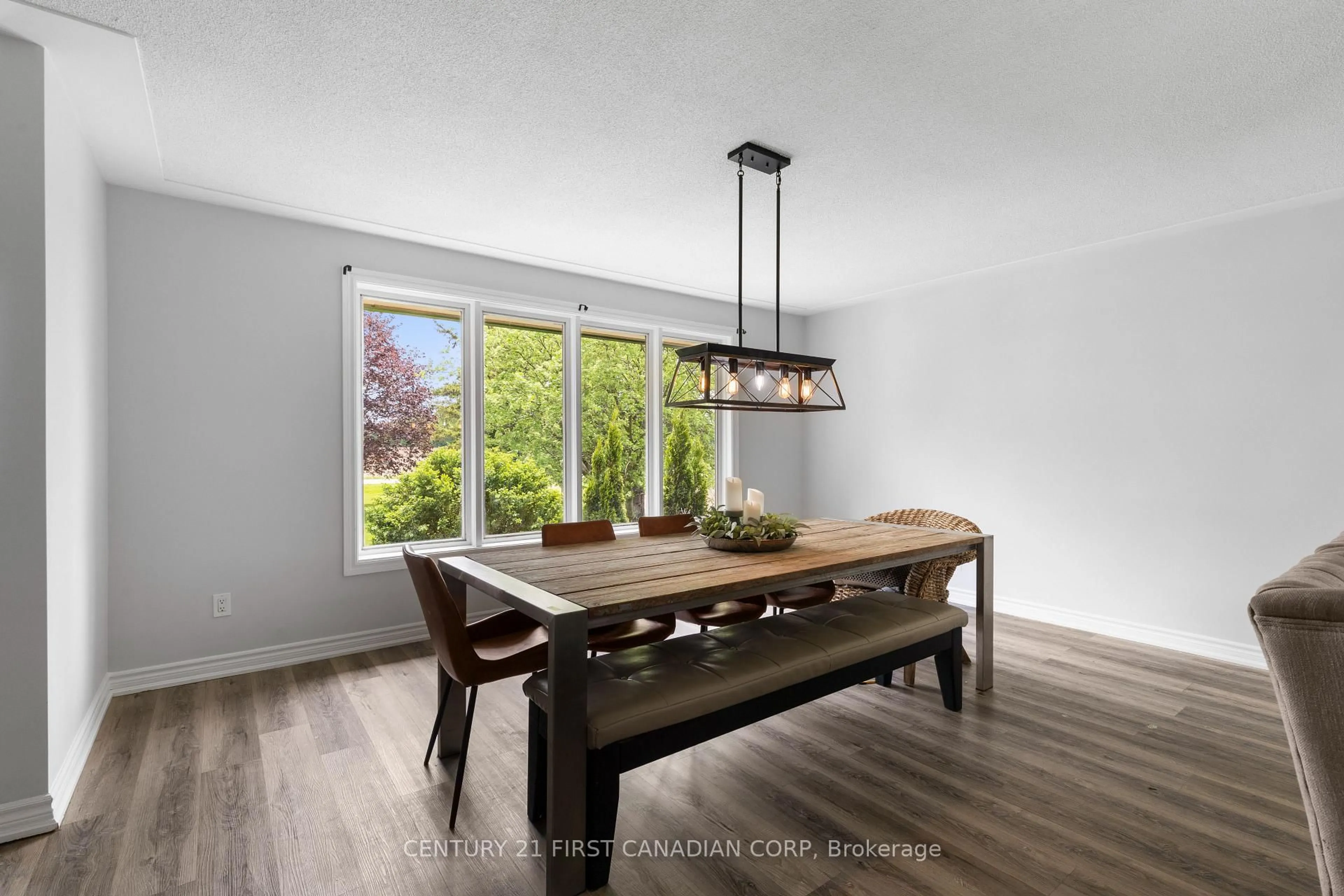 Dining room, wood/laminate floor for 5270 Trafalgar St, Thames Centre Ontario N0L 1G4