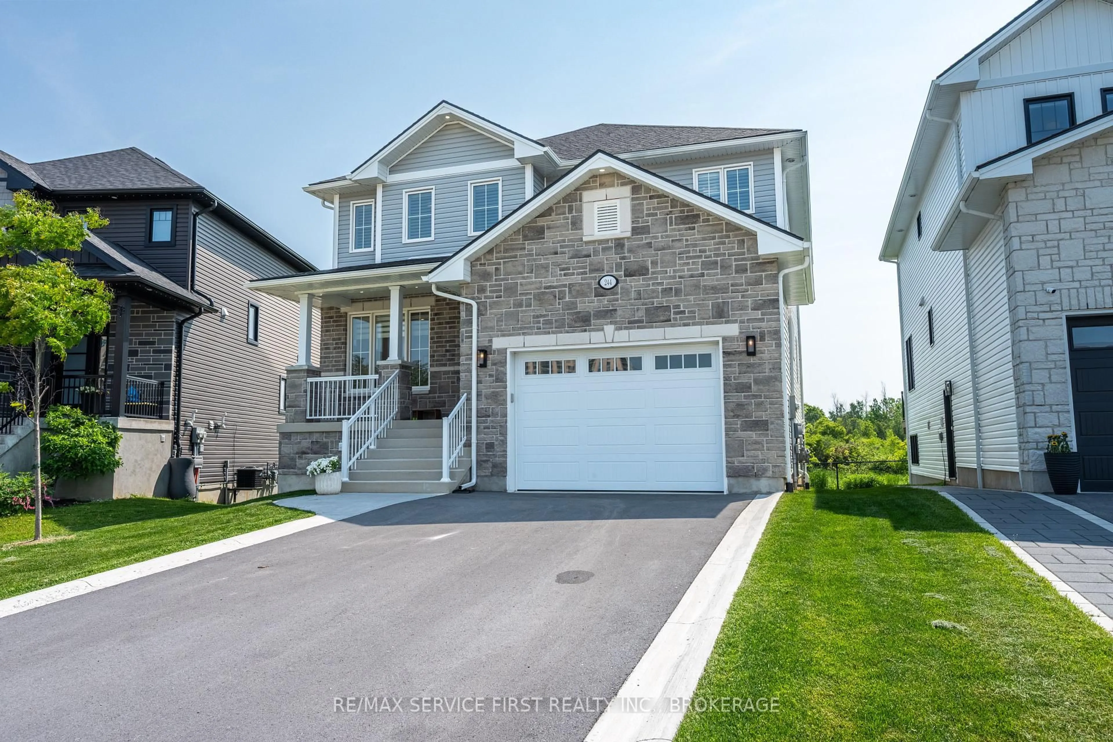 Home with vinyl exterior material, street for 244 Mill Pond Pl, Kingston Ontario K7M 0C9