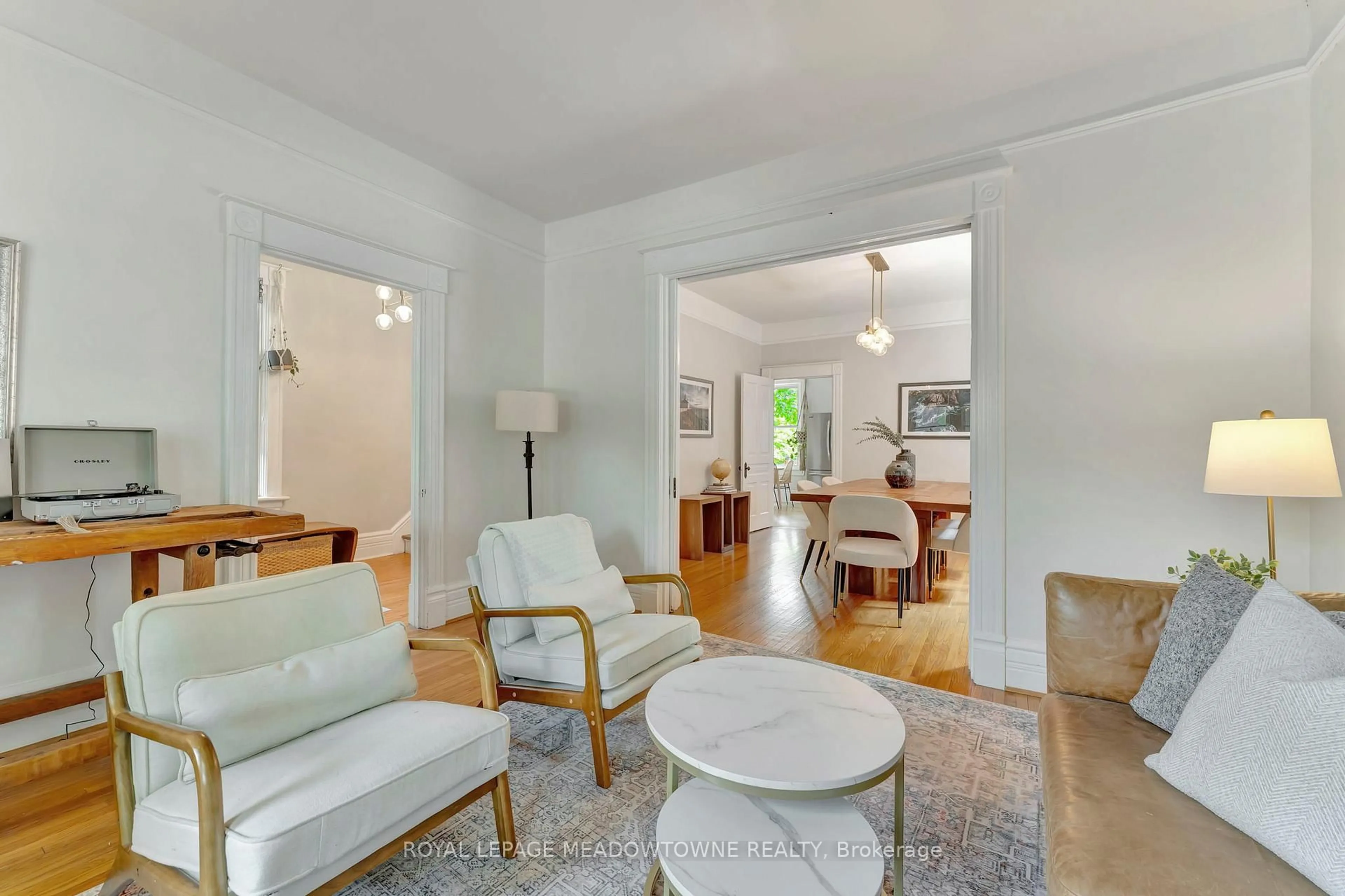 Living room with furniture, unknown for 26 Edwin St, Guelph Ontario N1H 2C9