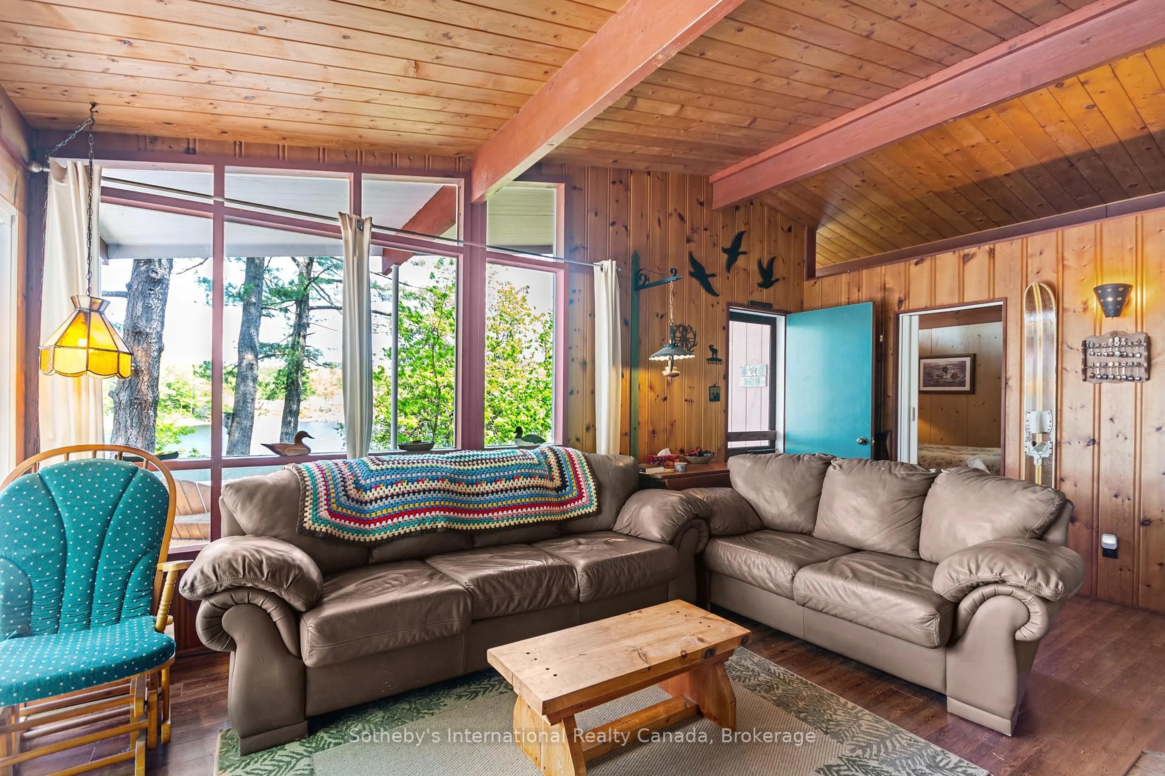 Living room with furniture, unknown for 5096 Island 865, Georgian Bay Ontario L0K 1S0