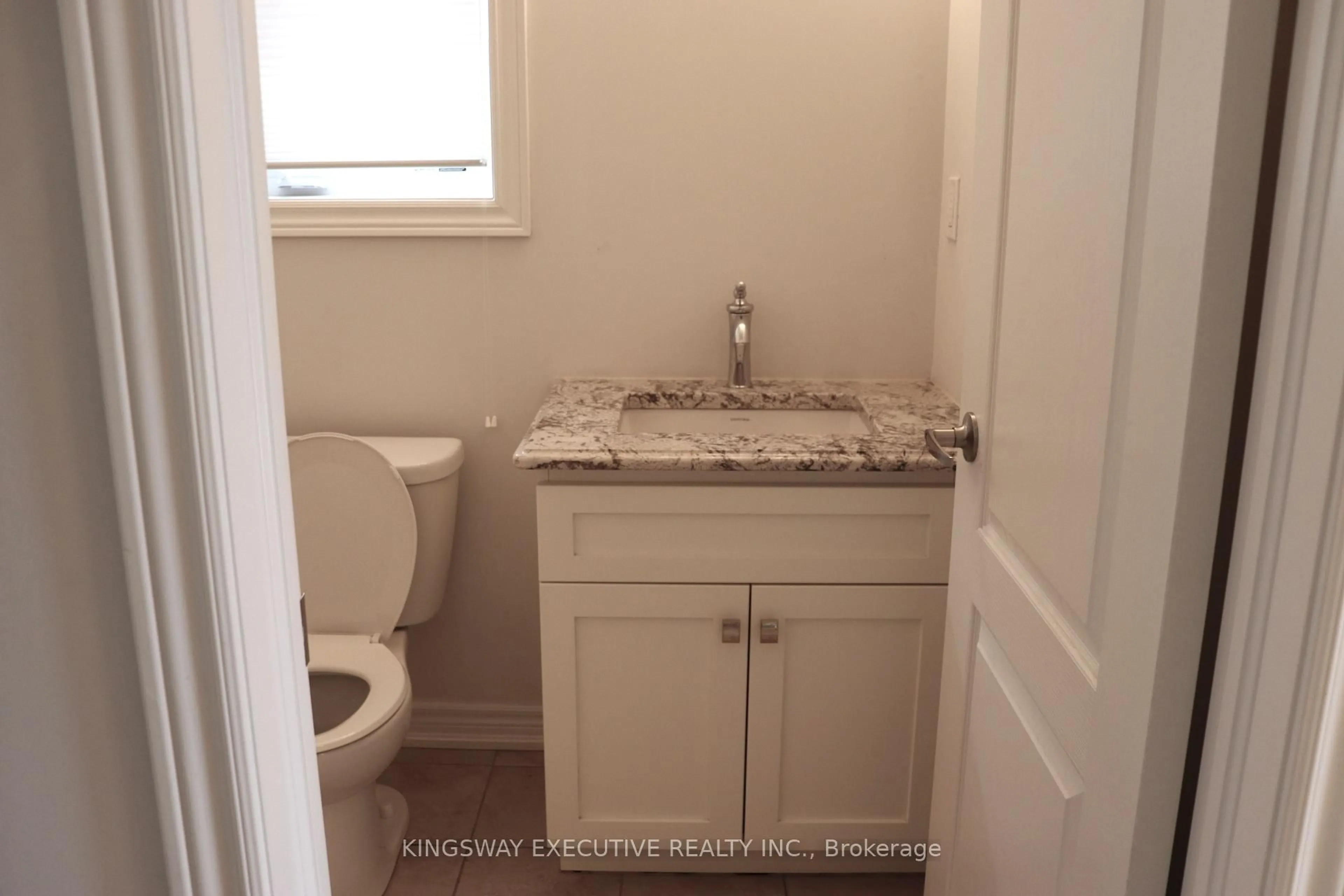 Standard bathroom, unknown for 58 OLIVER Lane, St. Catharines Ontario L2P 0E4