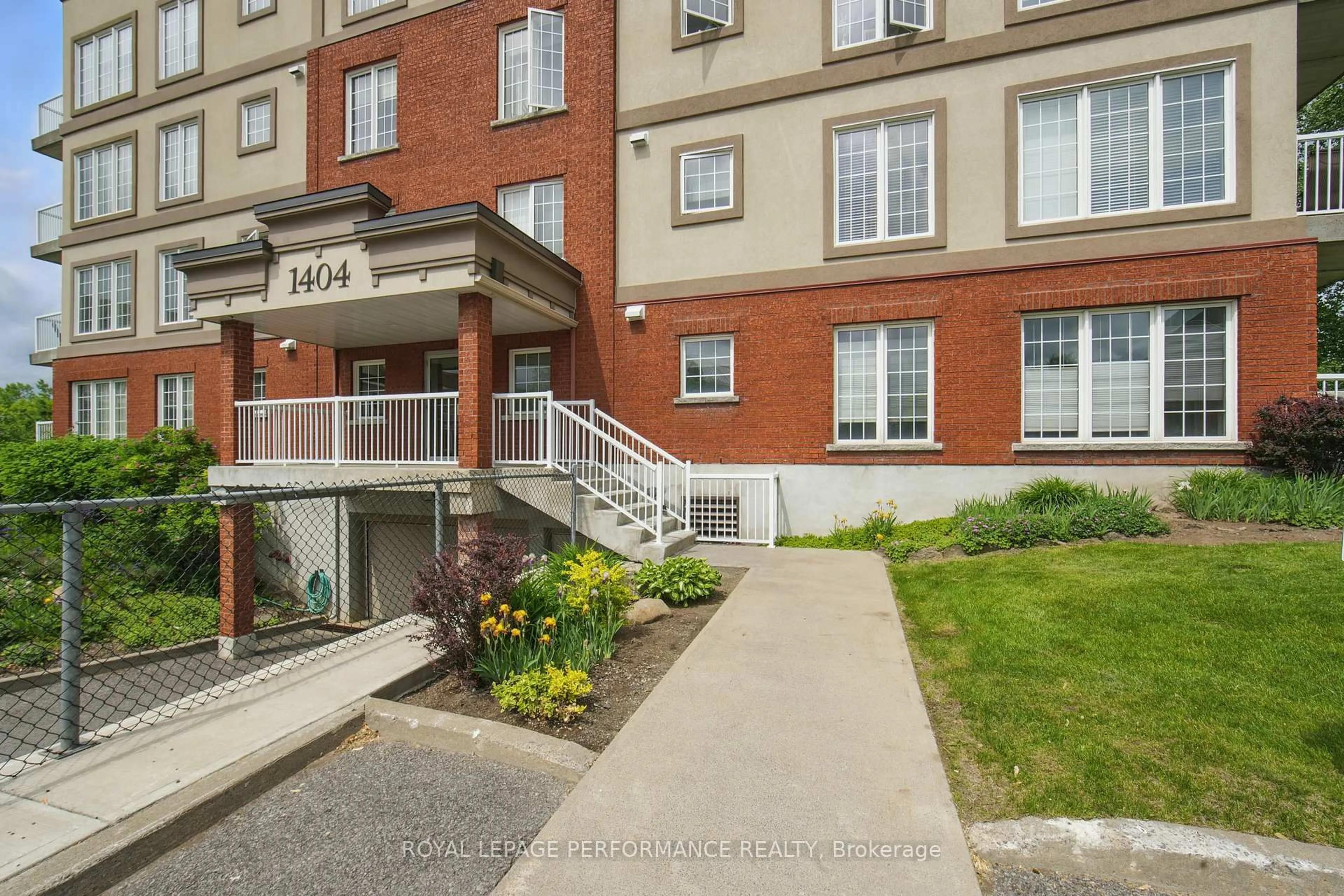 Unknown for 1404 Clement St #113, Hawkesbury Ontario K6A 3V6