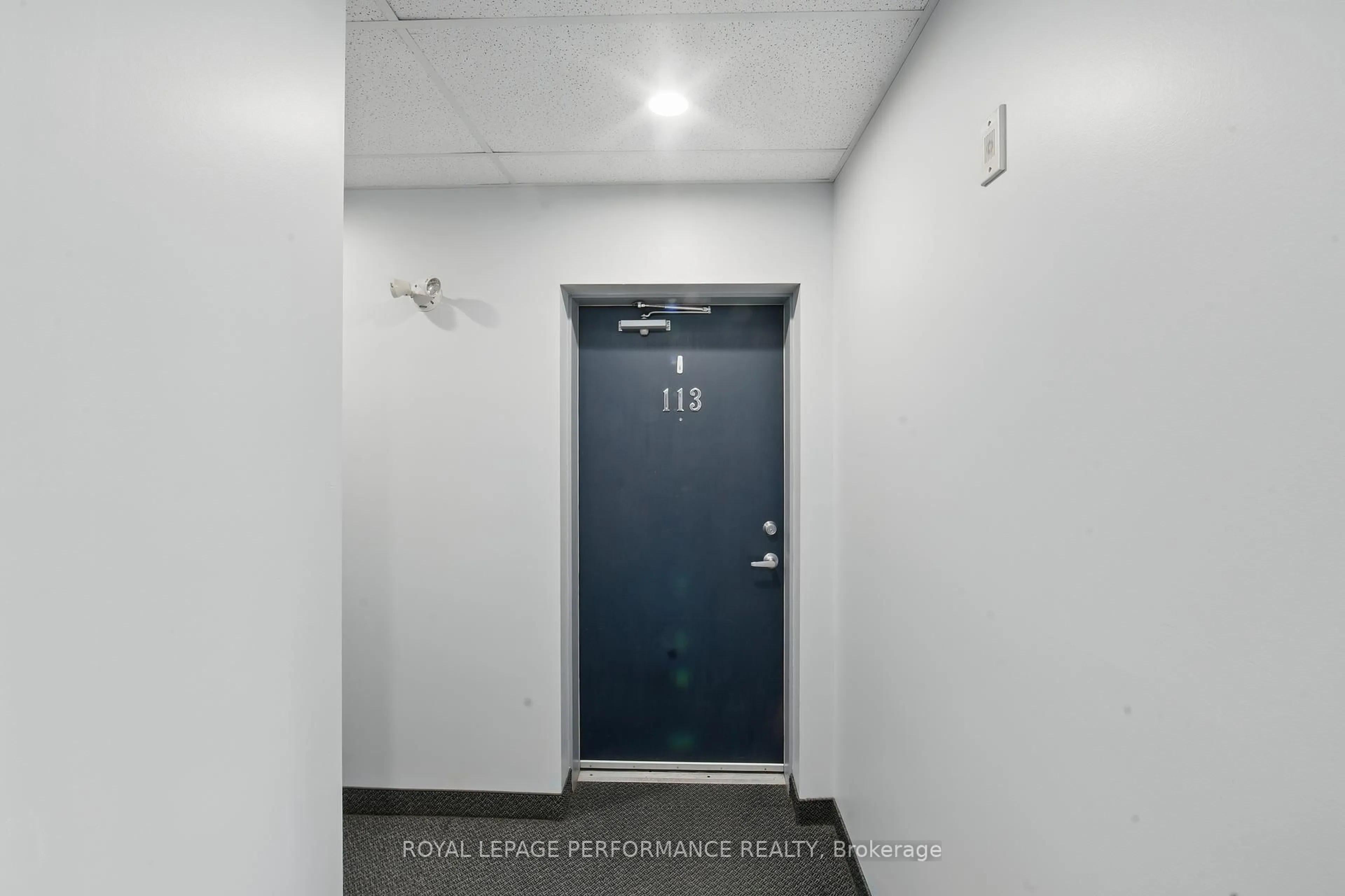Indoor foyer for 1404 Clement St #113, Hawkesbury Ontario K6A 3V6