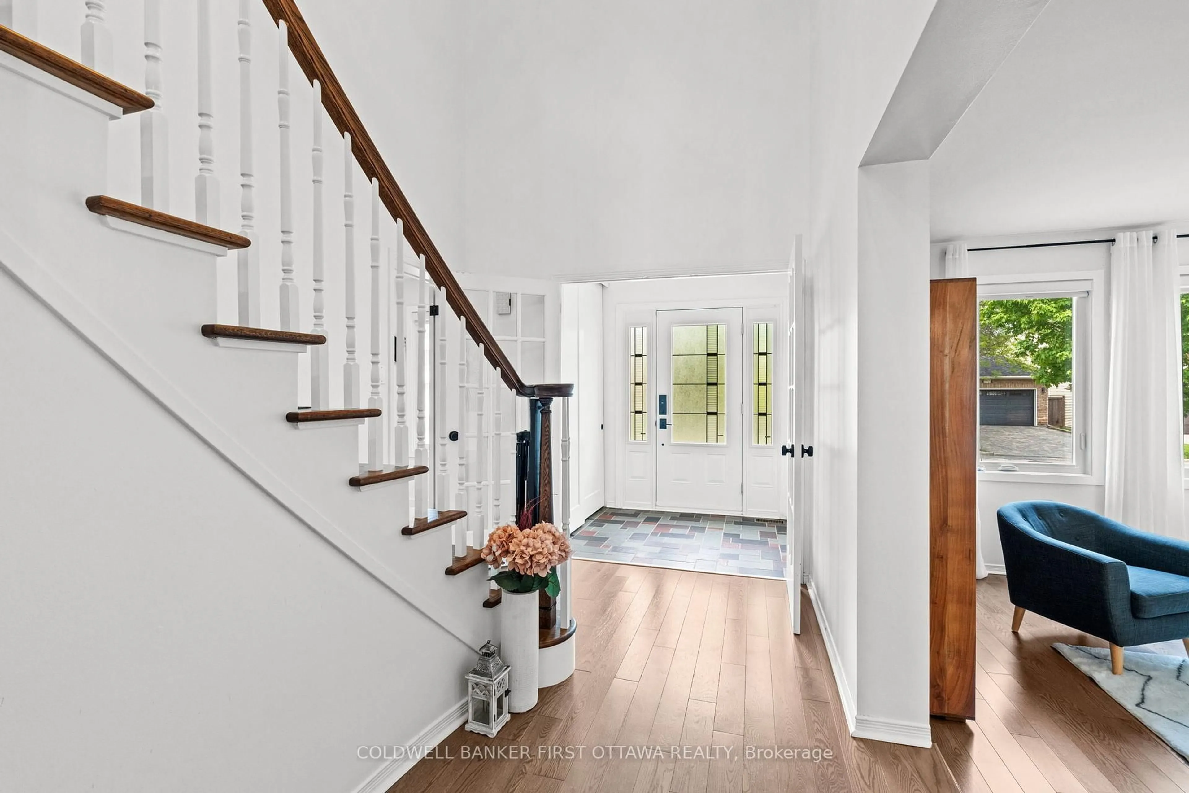Indoor entryway for 2722 Wyldewood St, Ottawa Ontario K1T 2R9