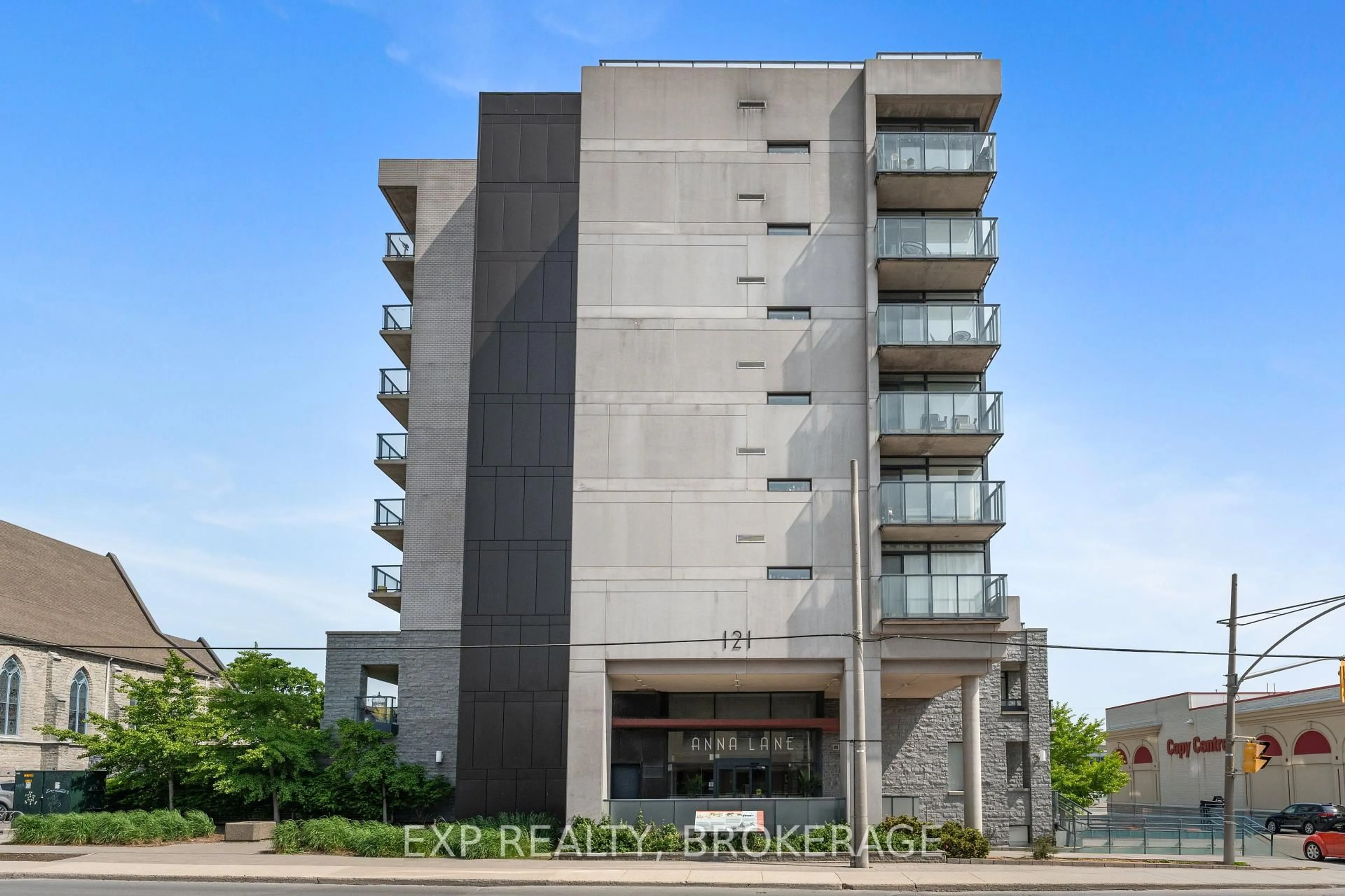 Indoor foyer for 121 Queen St #306, Kingston Ontario K7K 0G6