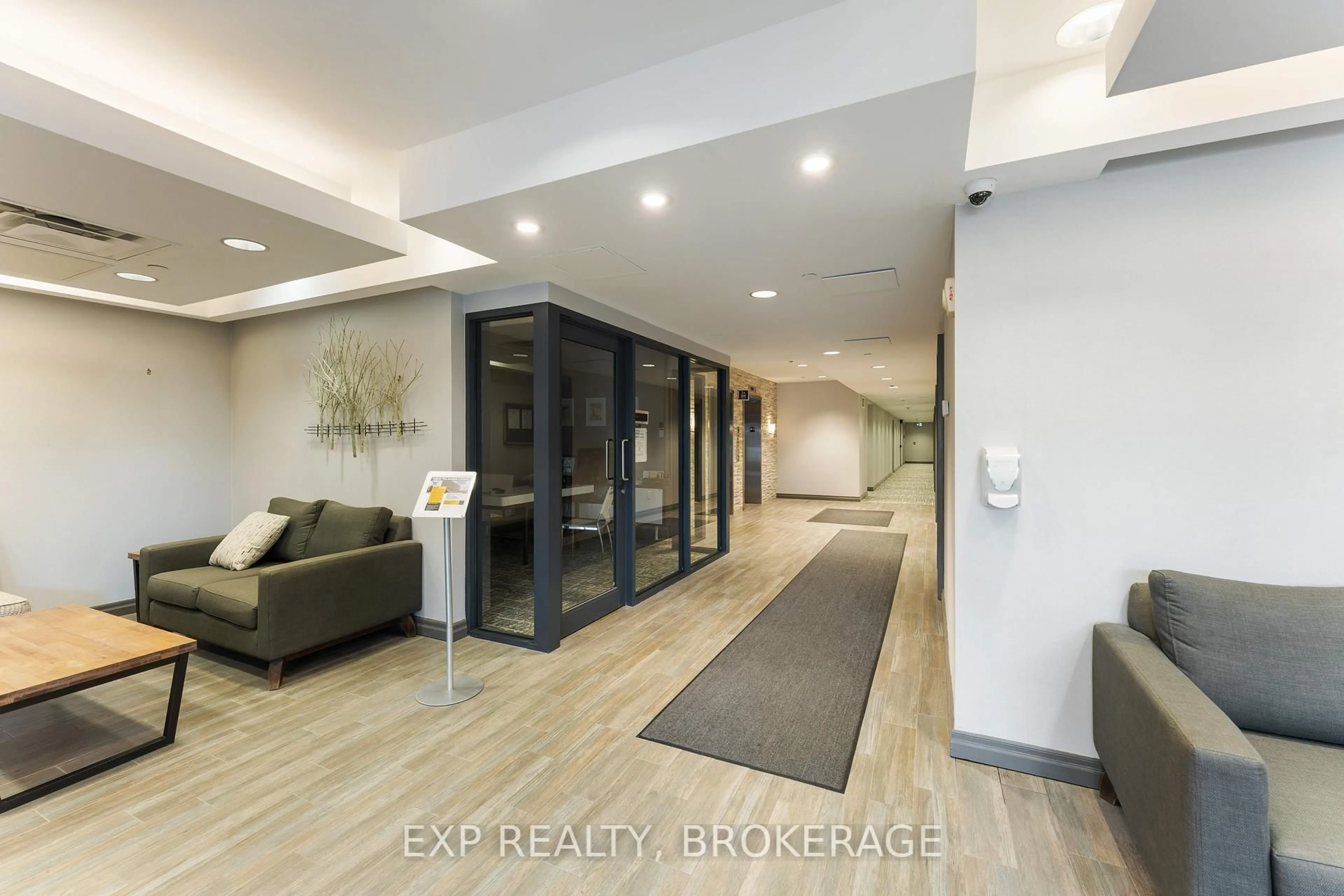 Indoor foyer for 121 Queen St #306, Kingston Ontario K7K 0G6
