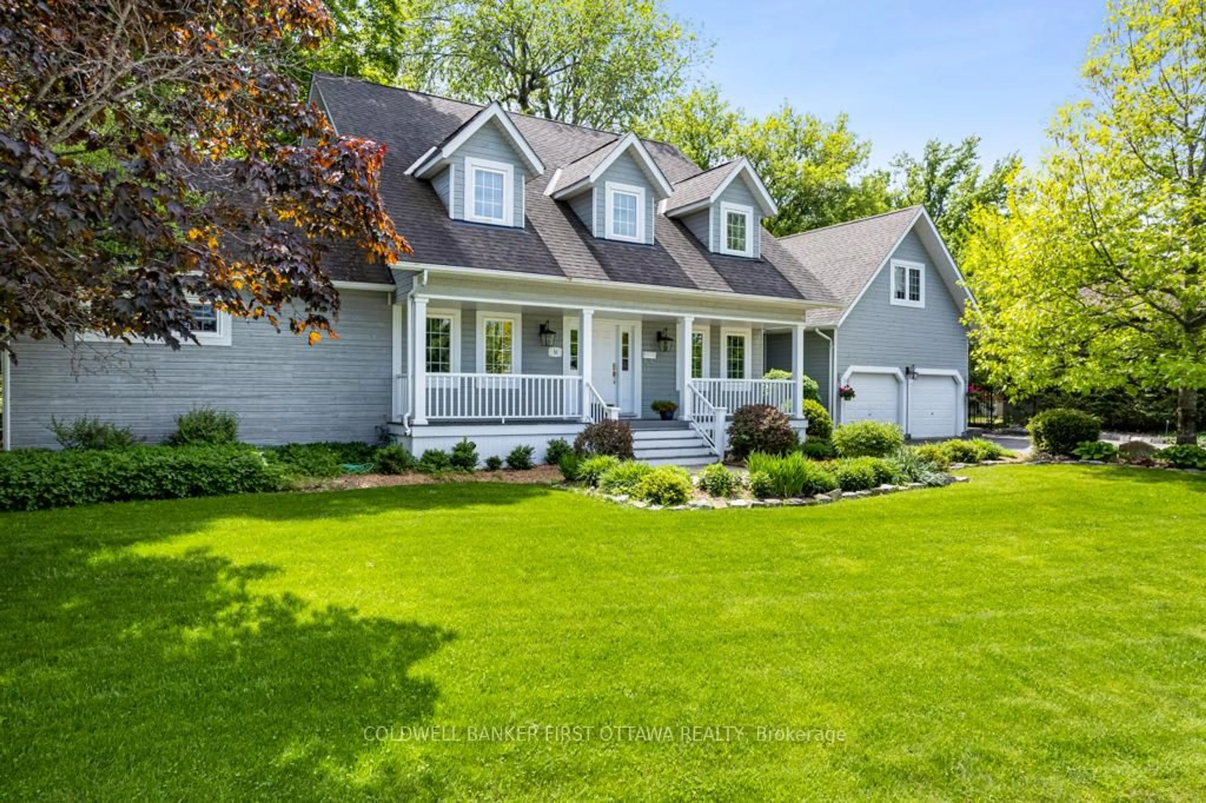 Home with vinyl exterior material, street for 10 Perkins Blvd, Perth Ontario K7H 3L6