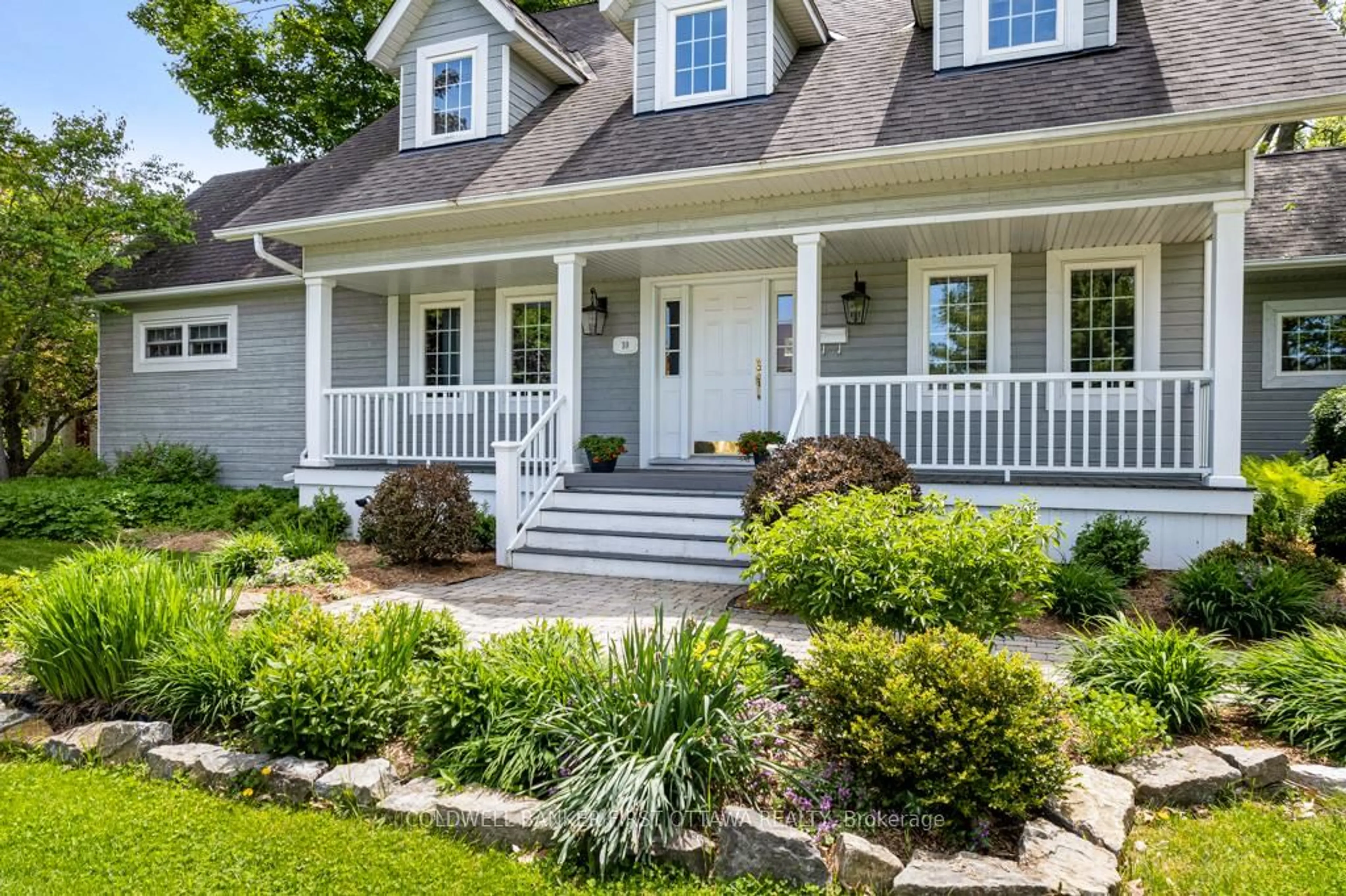 Home with vinyl exterior material, street for 10 Perkins Blvd, Perth Ontario K7H 3L6
