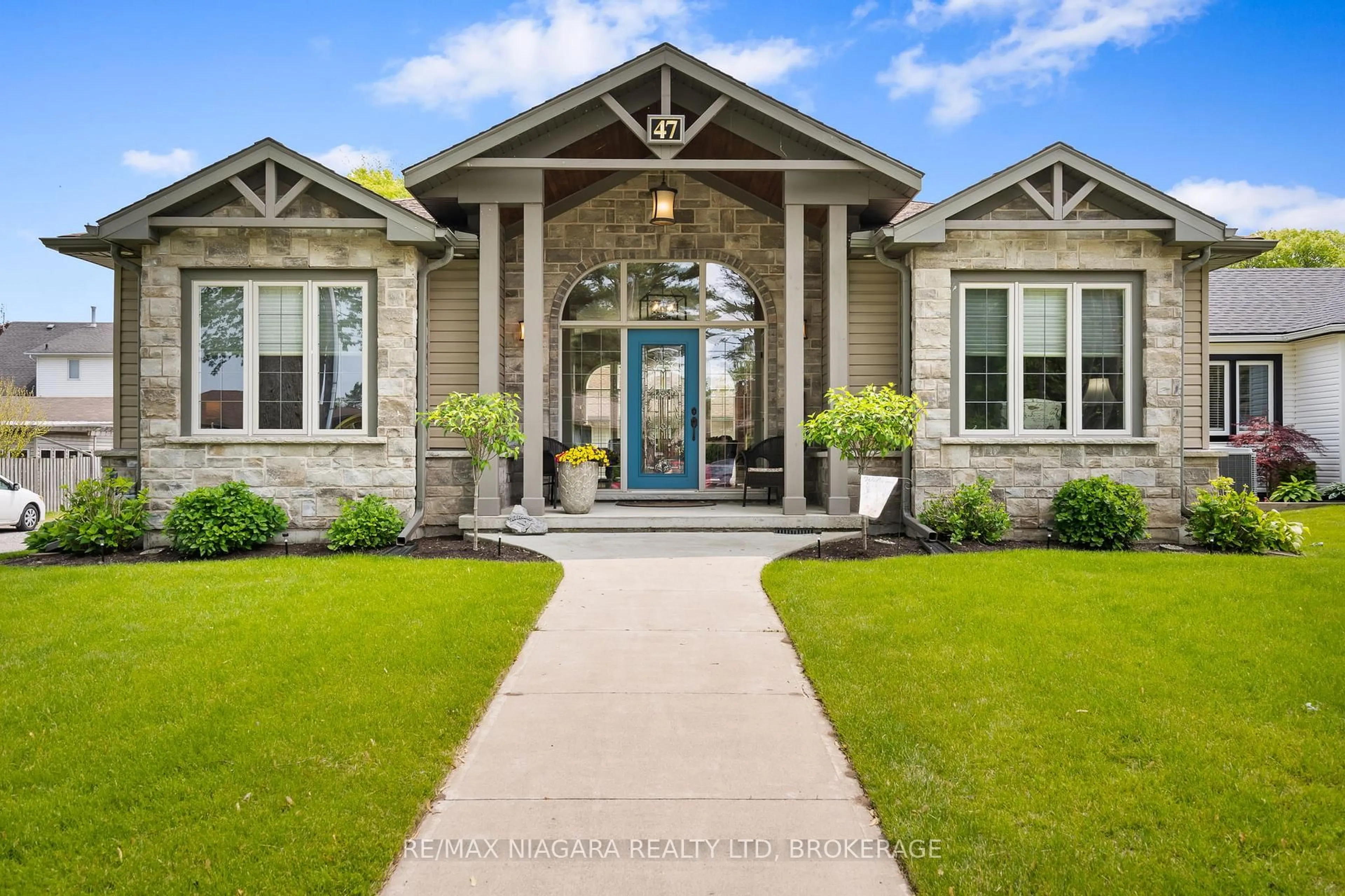 Home with brick exterior material, street for 47 Rosemount Ave, Port Colborne Ontario L3K 5P8