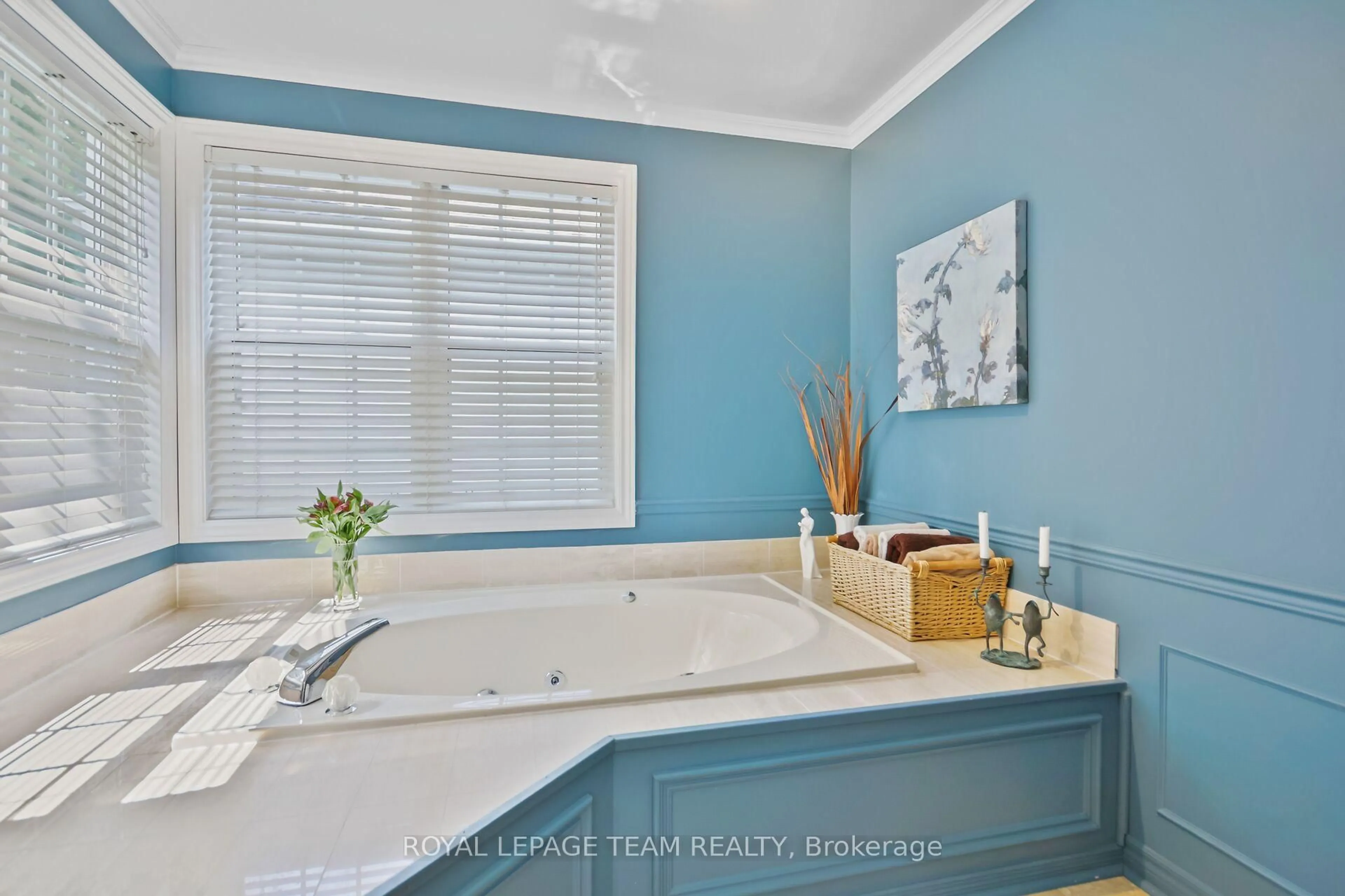 Contemporary bathroom, ceramic/tile floor for 83 Hobin St, Stittsville Ontario K2S 1G8