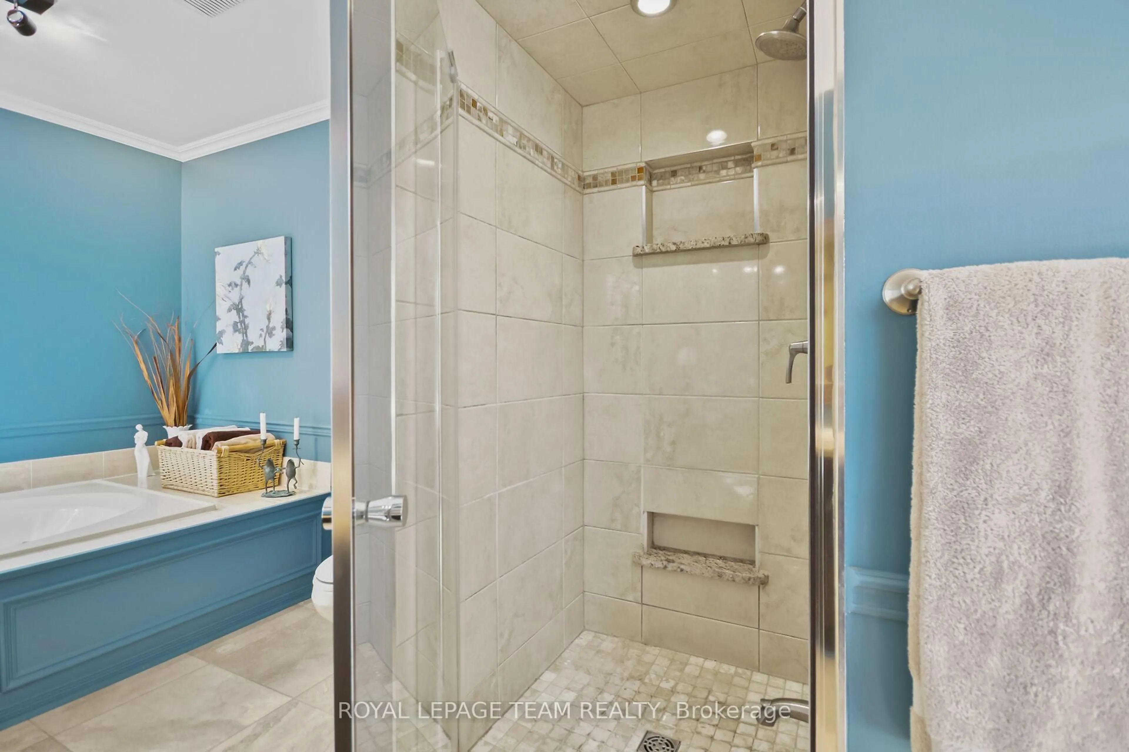 Contemporary bathroom, ceramic/tile floor for 83 Hobin St, Stittsville Ontario K2S 1G8