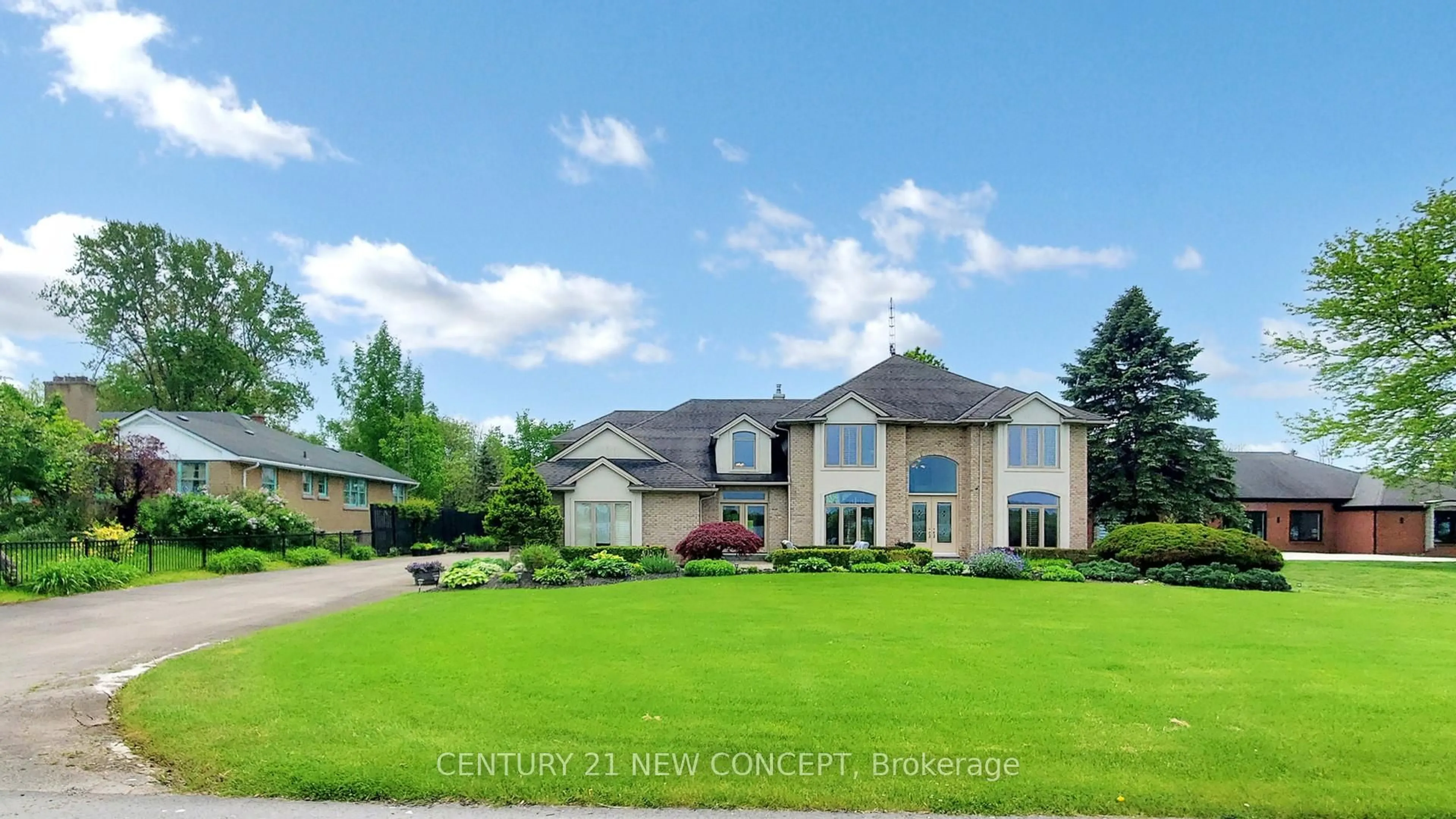 A pic from outside/outdoor area/front of a property/back of a property/a pic from drone, water/lake/river/ocean view for 2011 Niagara Pkwy, Fort Erie Ontario L2A 5M4