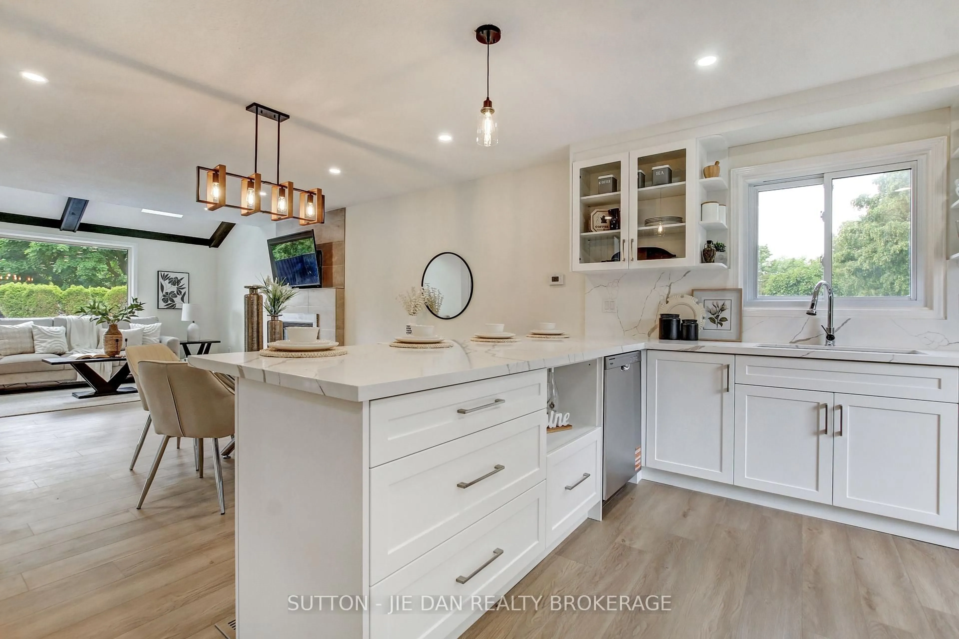 Open concept kitchen, unknown for 1655 ATTAWANDARON Rd, London North Ontario N6G 3M5