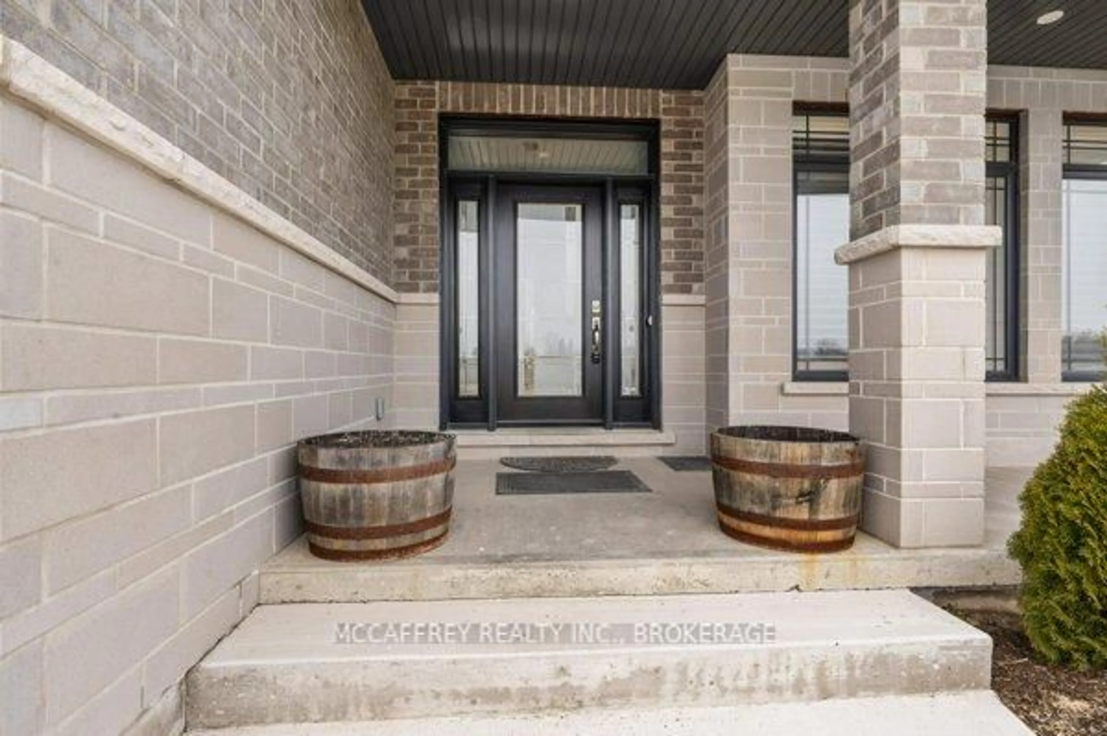 Indoor entryway for 158 Cherrywood Pkwy, Greater Napanee Ontario K7R 0E2