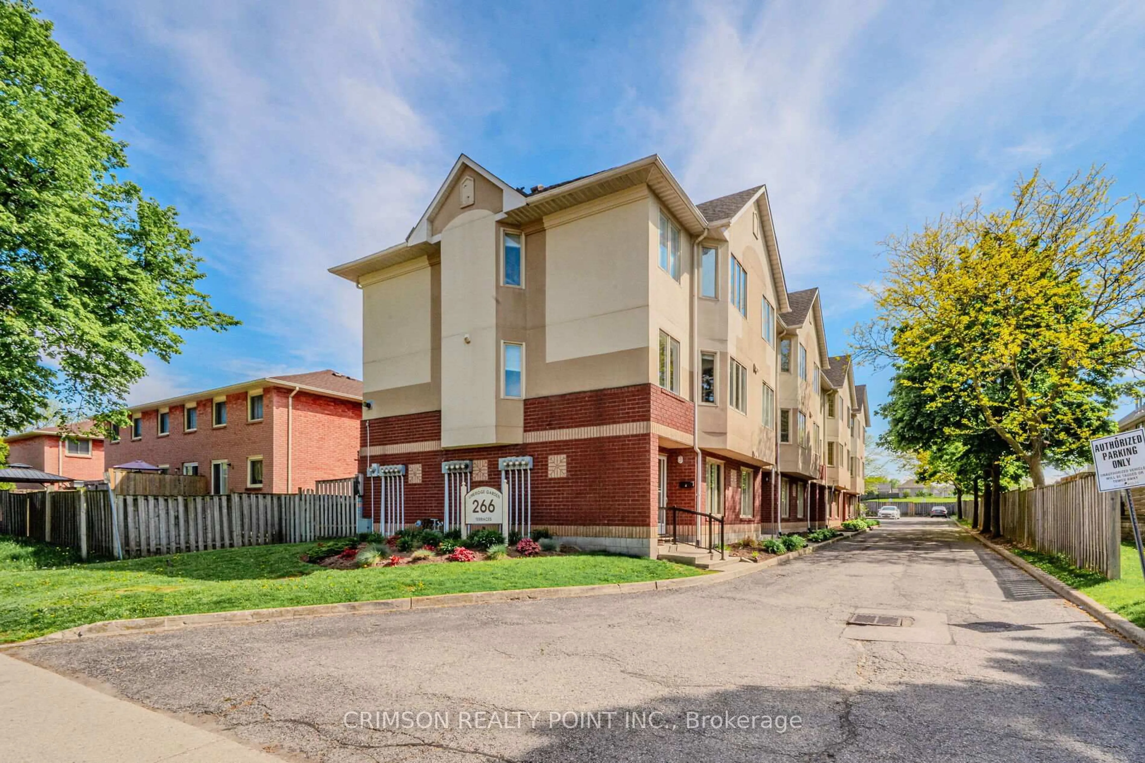 Patio, street for 266 Limeridge Rd #7, Hamilton Ontario L9A 2S7