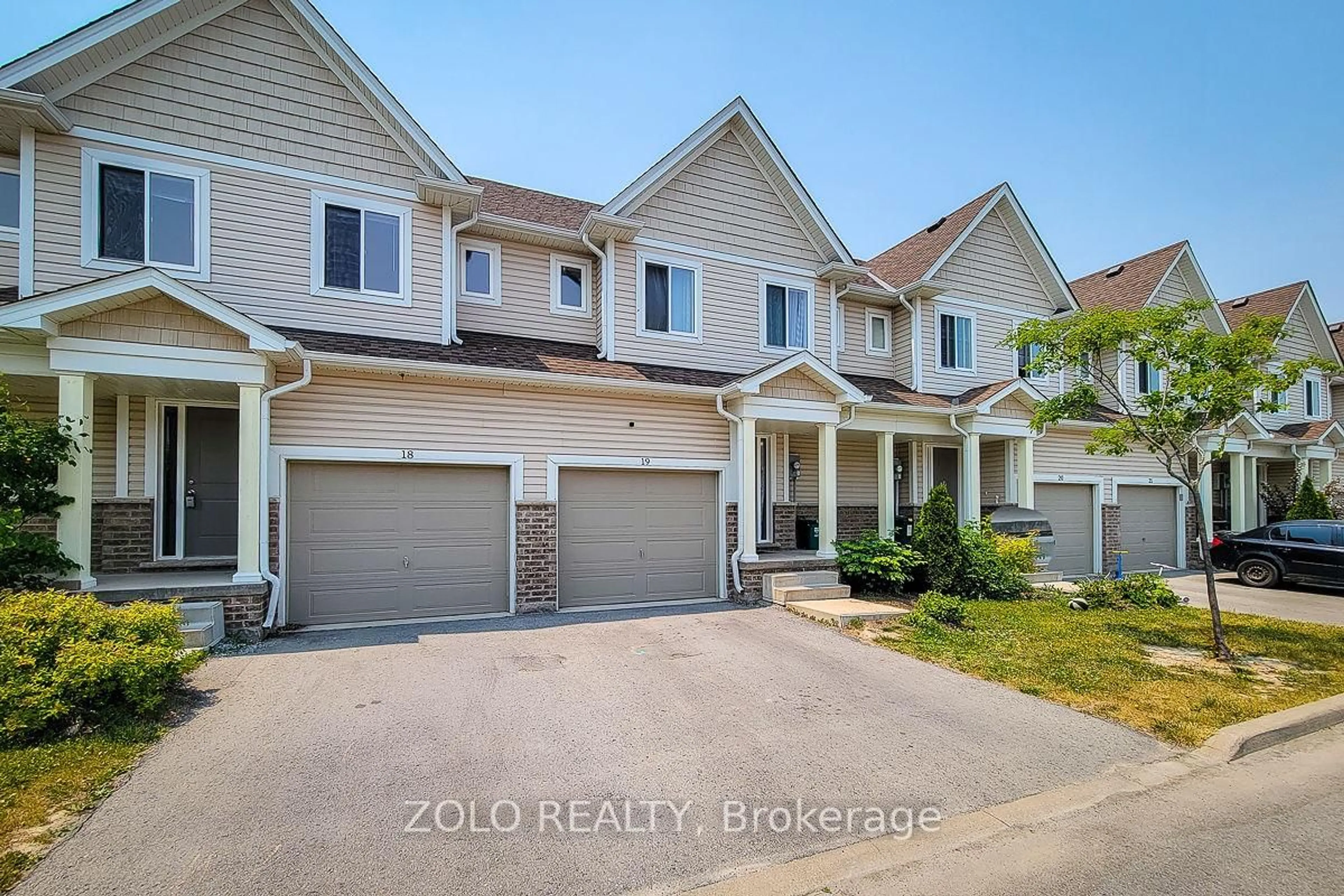 A pic from outside/outdoor area/front of a property/back of a property/a pic from drone, street for 60 Canterbury Dr #19, St. Catharines Ontario L2P 3M8