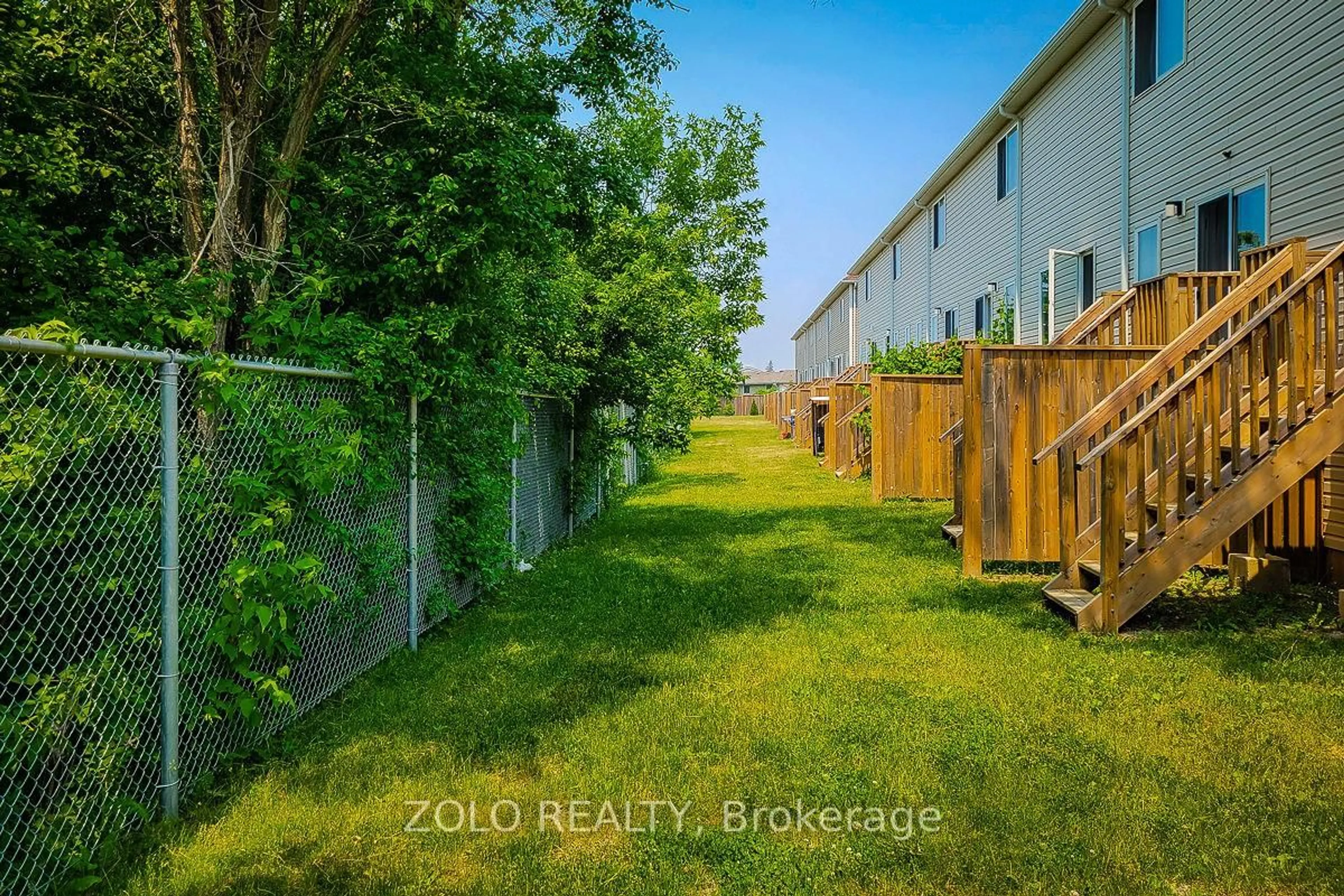 Patio, street for 60 Canterbury Dr #19, St. Catharines Ontario L2P 3M8