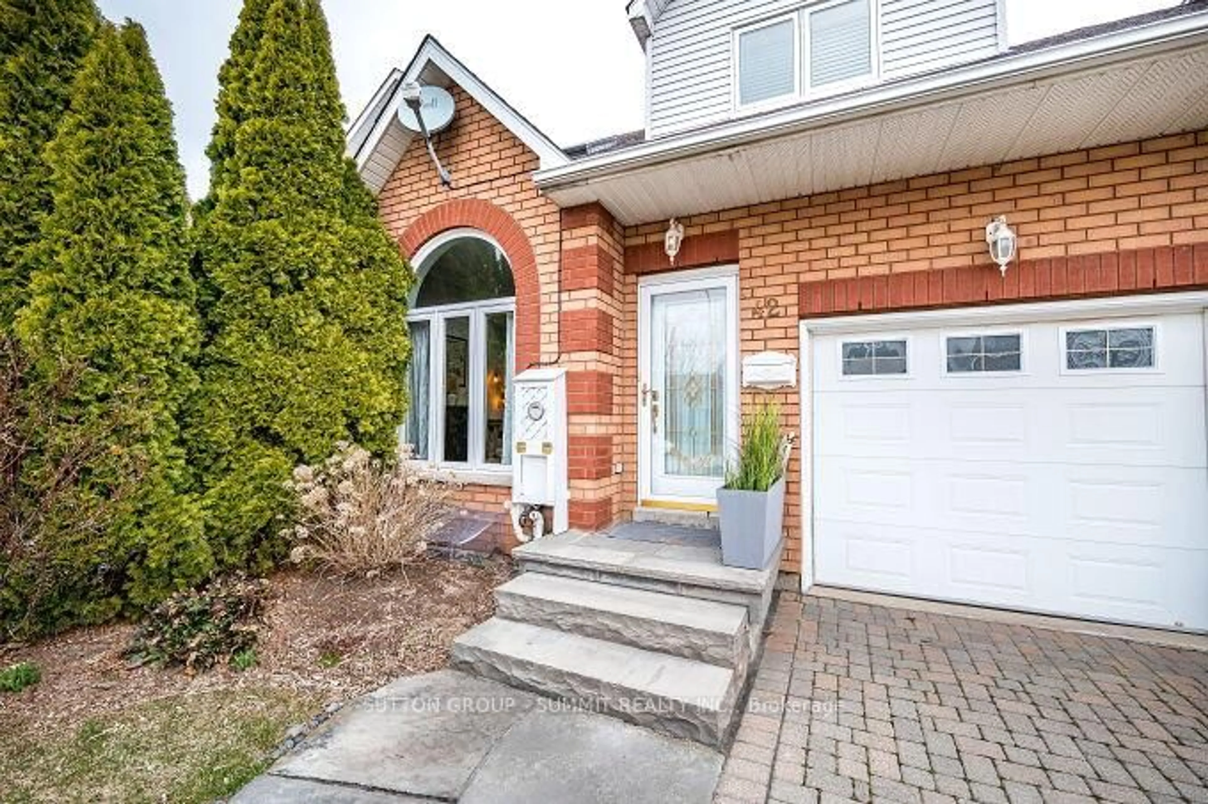 Home with brick exterior material, street for 42 Morrison Cres, Grimsby Ontario L3M 5K4