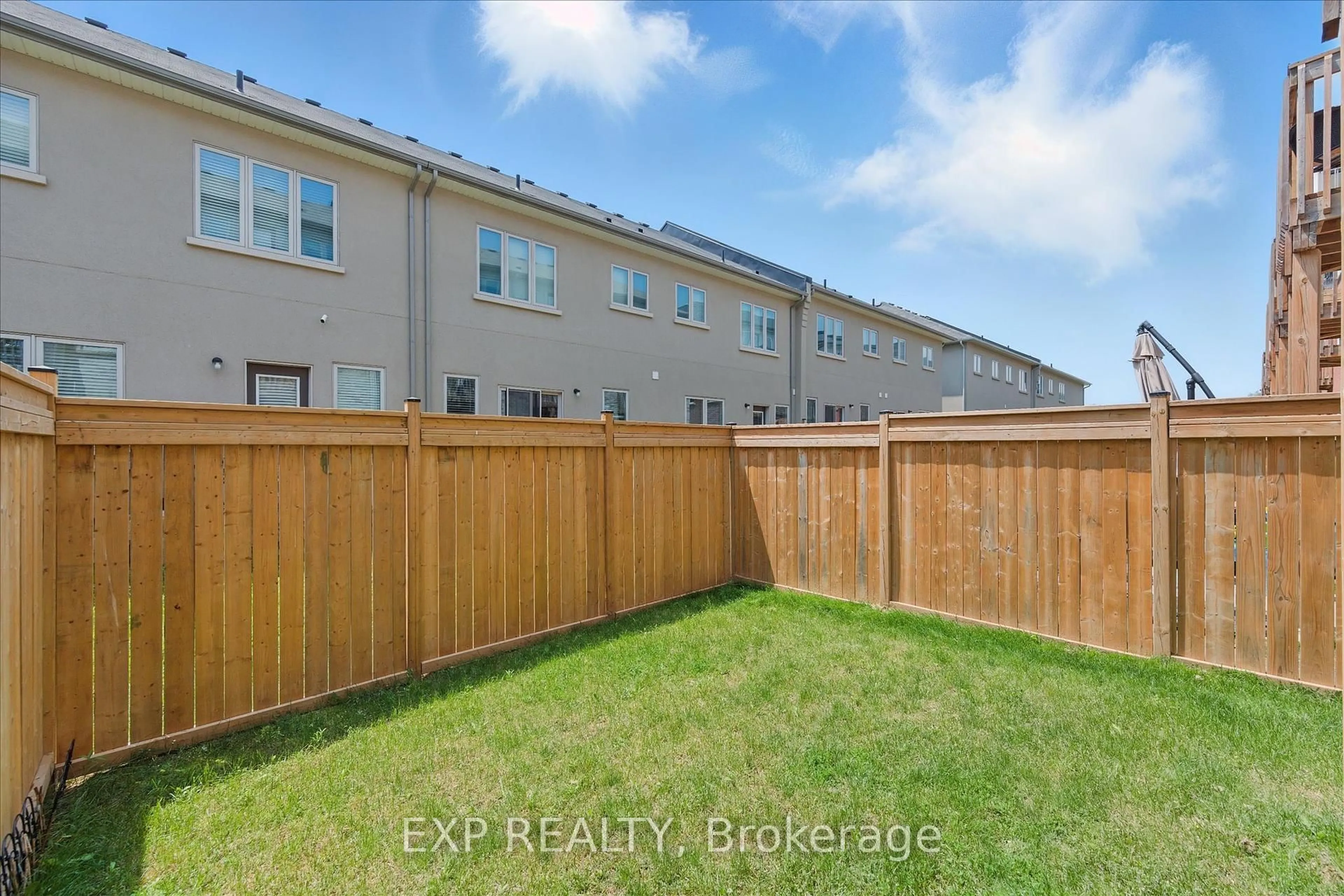 Patio, unknown for 114 Borers Creek Circ, Hamilton Ontario L8B 1W3