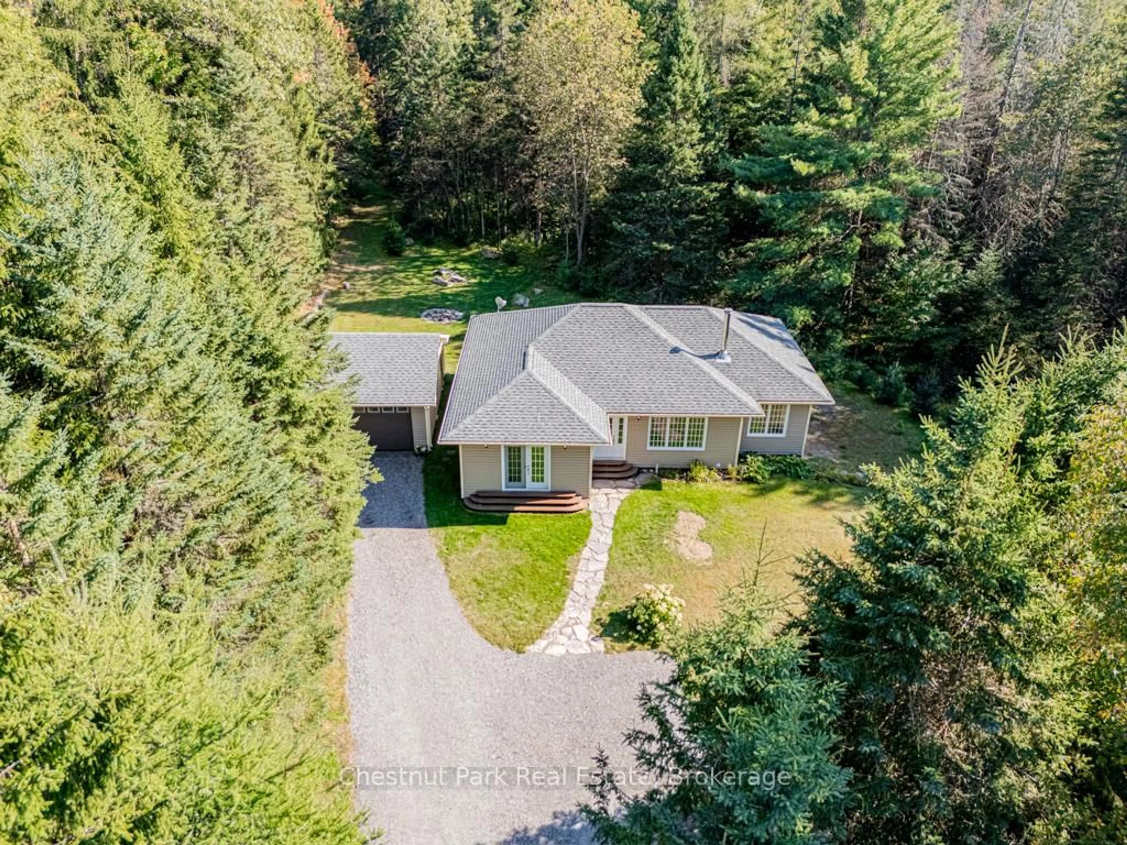 A pic from outside/outdoor area/front of a property/back of a property/a pic from drone, unknown for 2253 Lone Pine Dr, Huntsville Ontario P0B 1L0