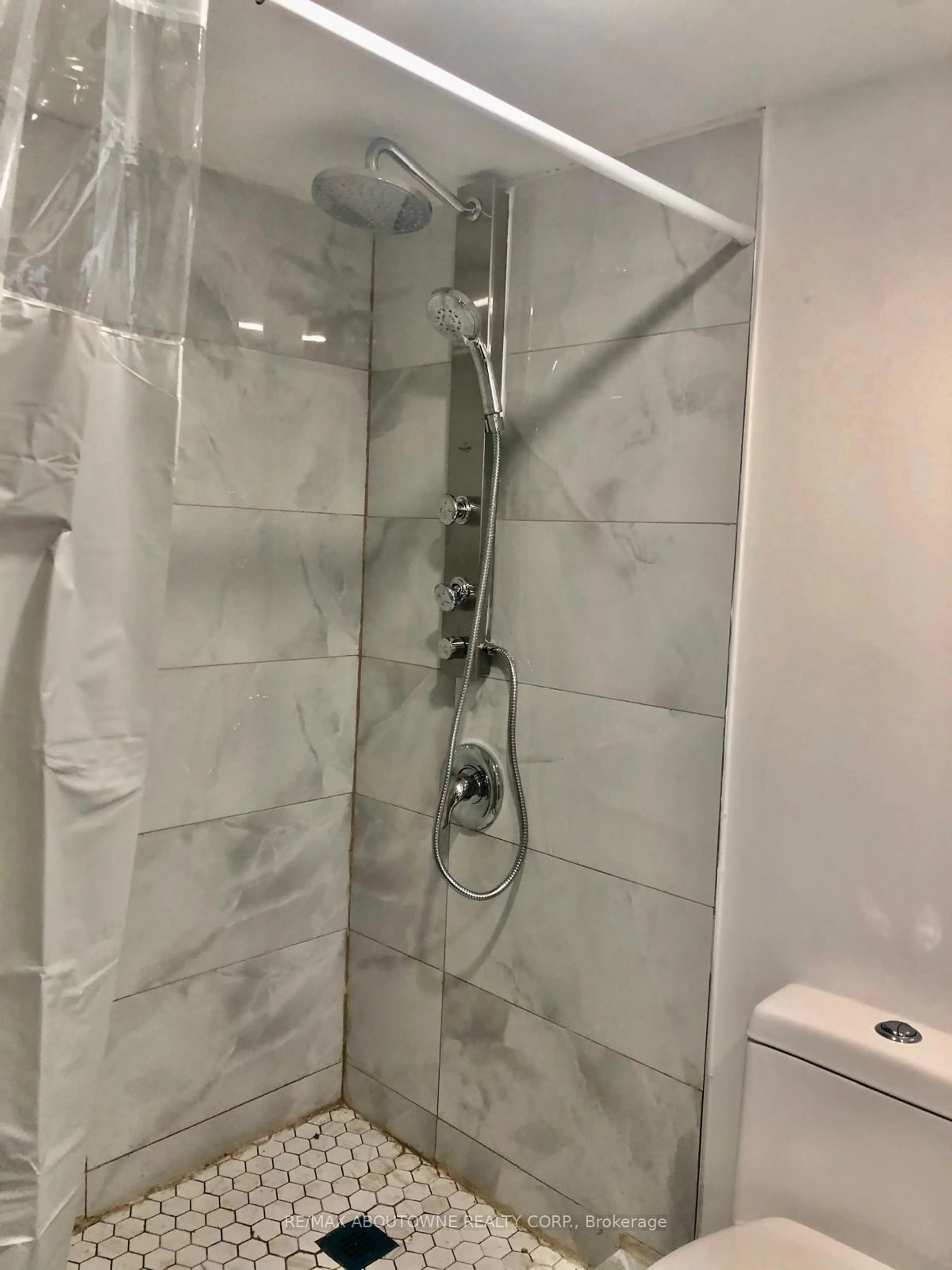Contemporary bathroom, ceramic/tile floor for 85 Wilson St, Hamilton Ontario L8R 1C7