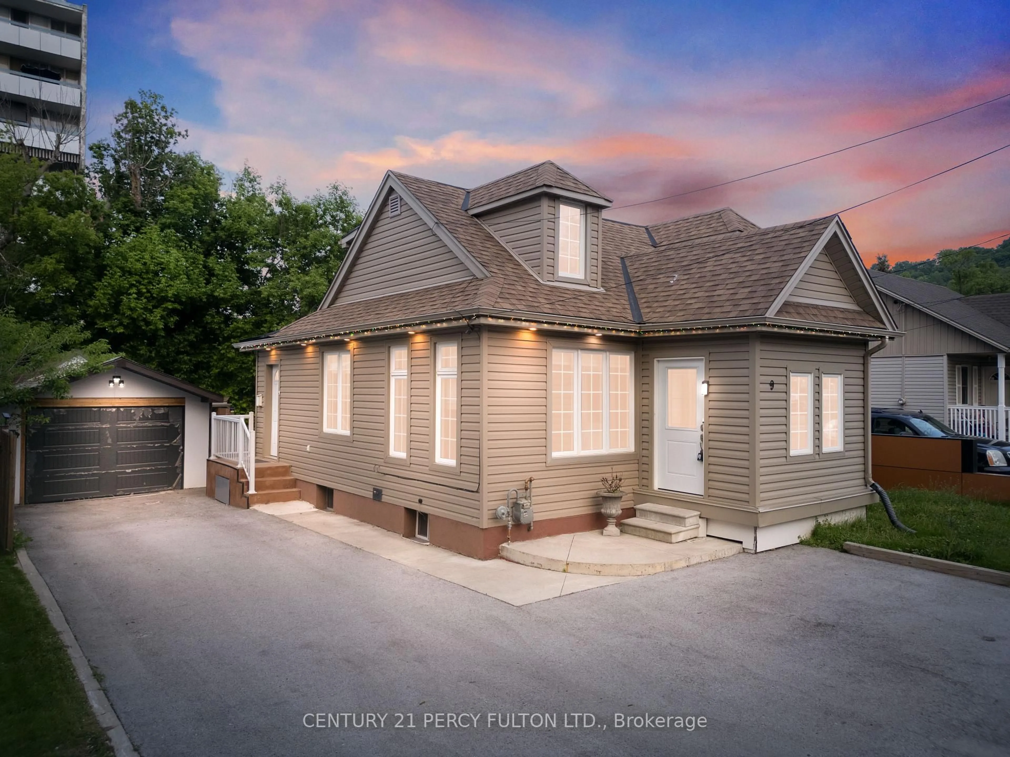 Unknown for 9 New Mountain Rd, Hamilton Ontario L8G 2R4