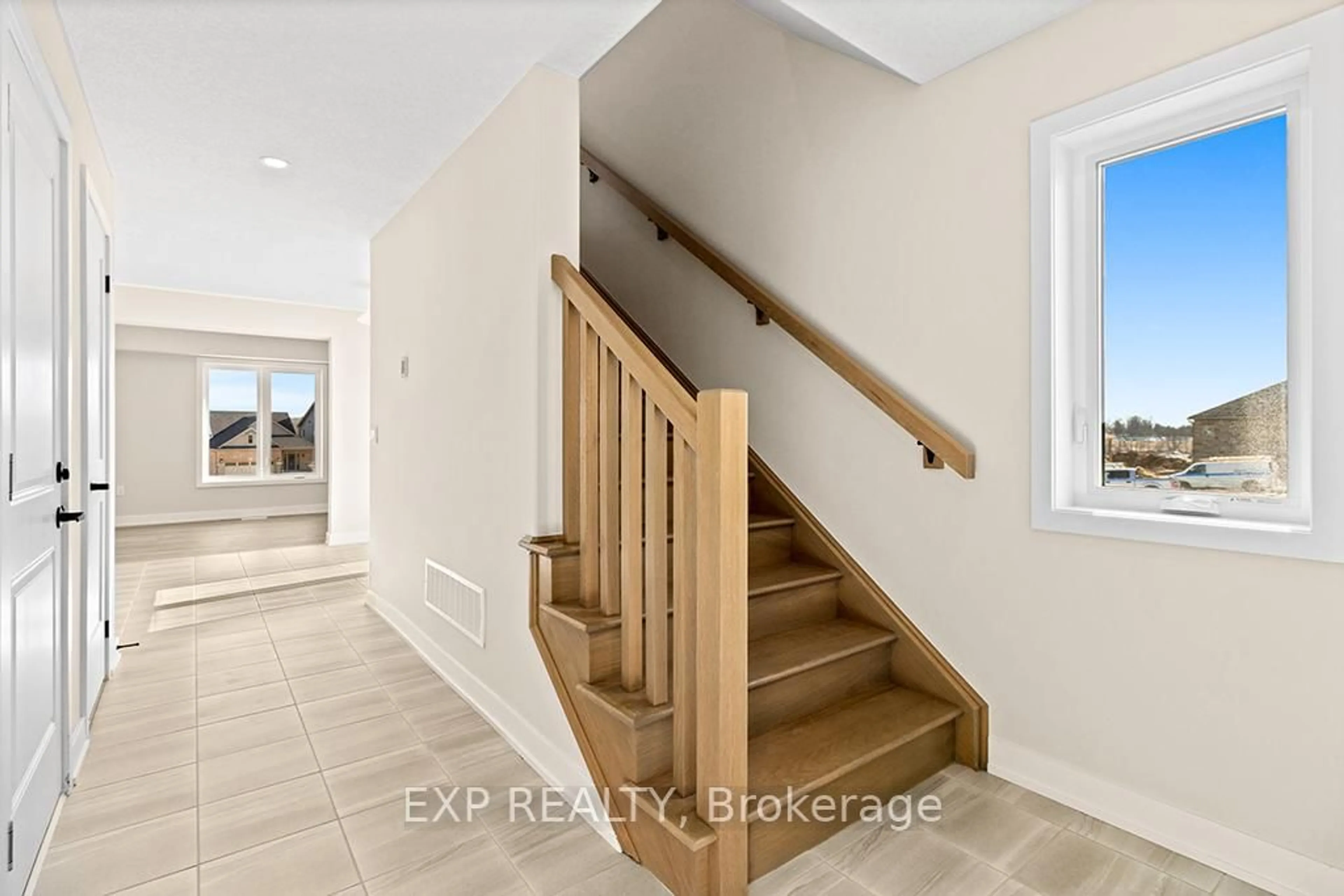 Indoor entryway for 131 Fitzgerald St, Grey Highlands Ontario N0C 1H0