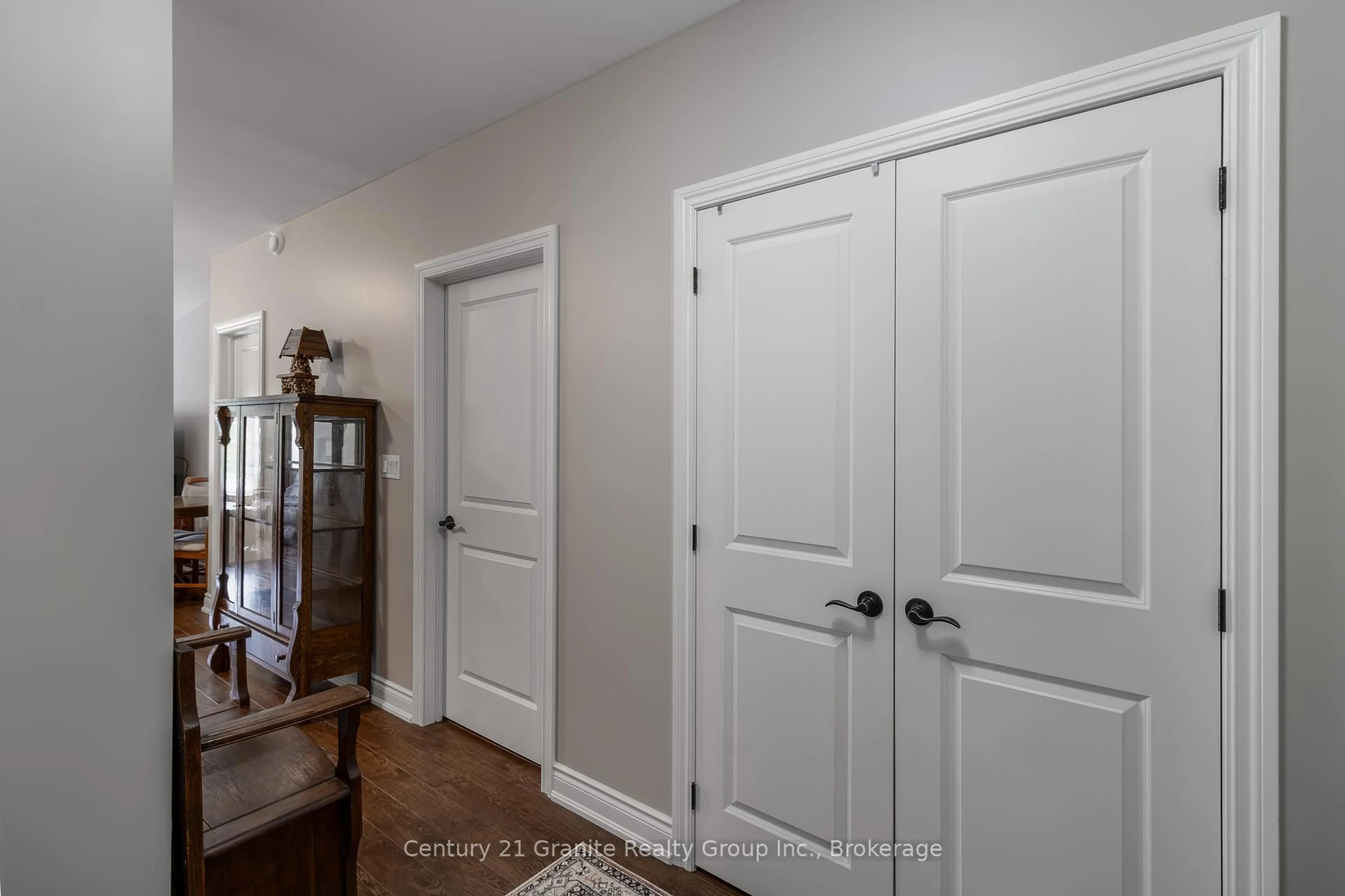 Indoor entryway for 4 Lake Ave #203, Dysart et al Ontario K0M 1S0