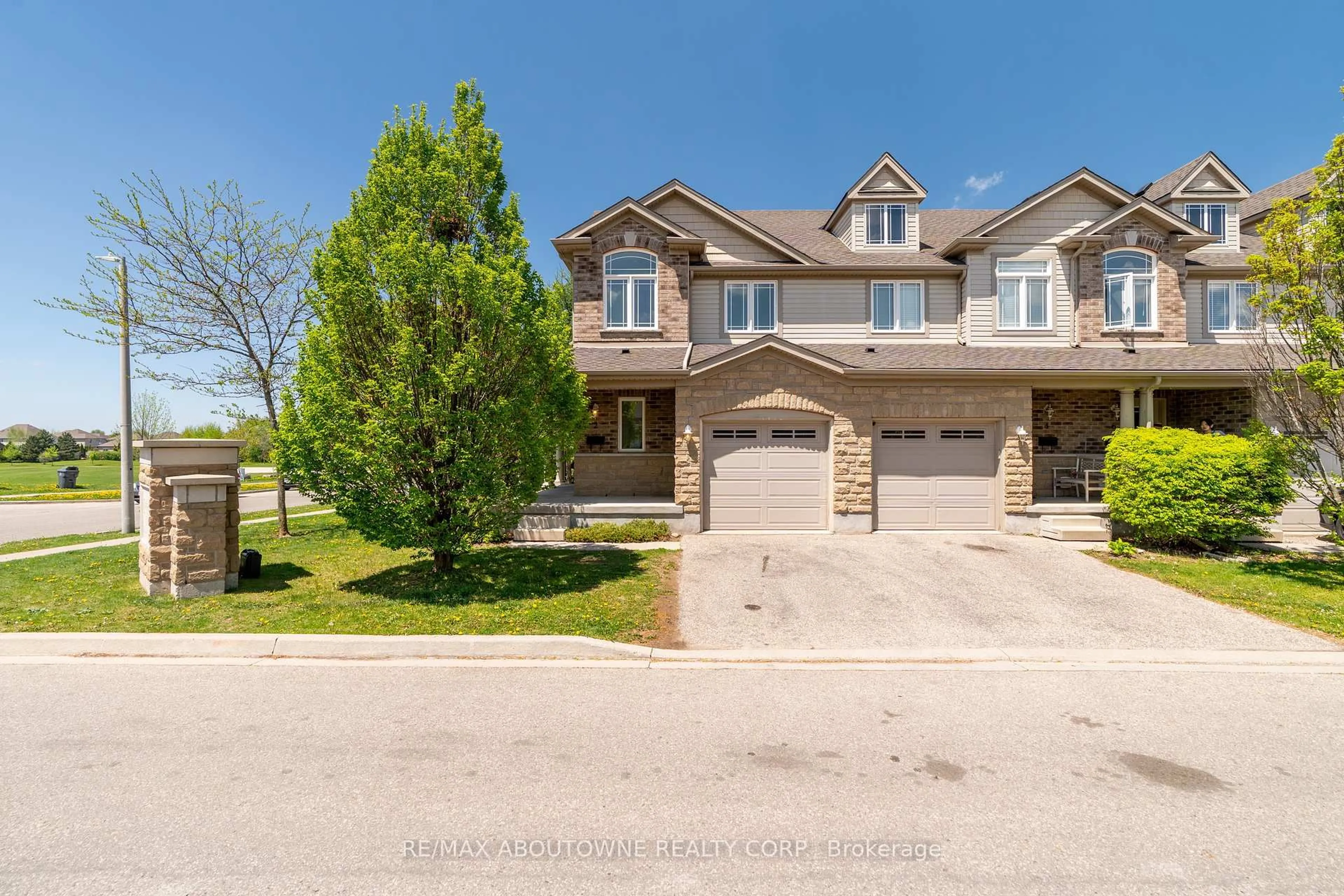 A pic from outside/outdoor area/front of a property/back of a property/a pic from drone, street for 2 Lambeth Way, Guelph Ontario N1L 0H1