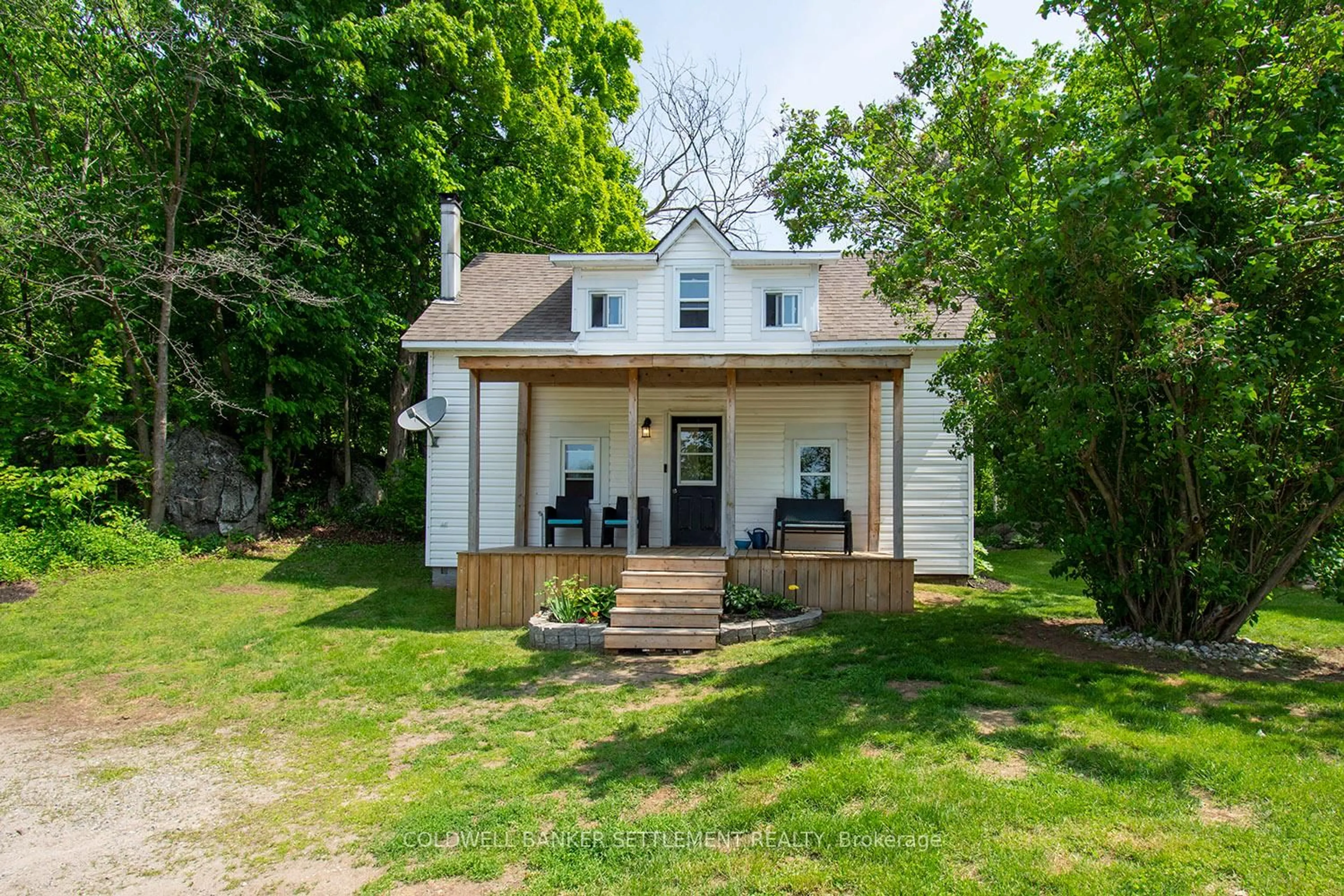 A pic from outside/outdoor area/front of a property/back of a property/a pic from drone, street for 14702 Road 38 Rd, Sharbot Lake Ontario K0H 2P0