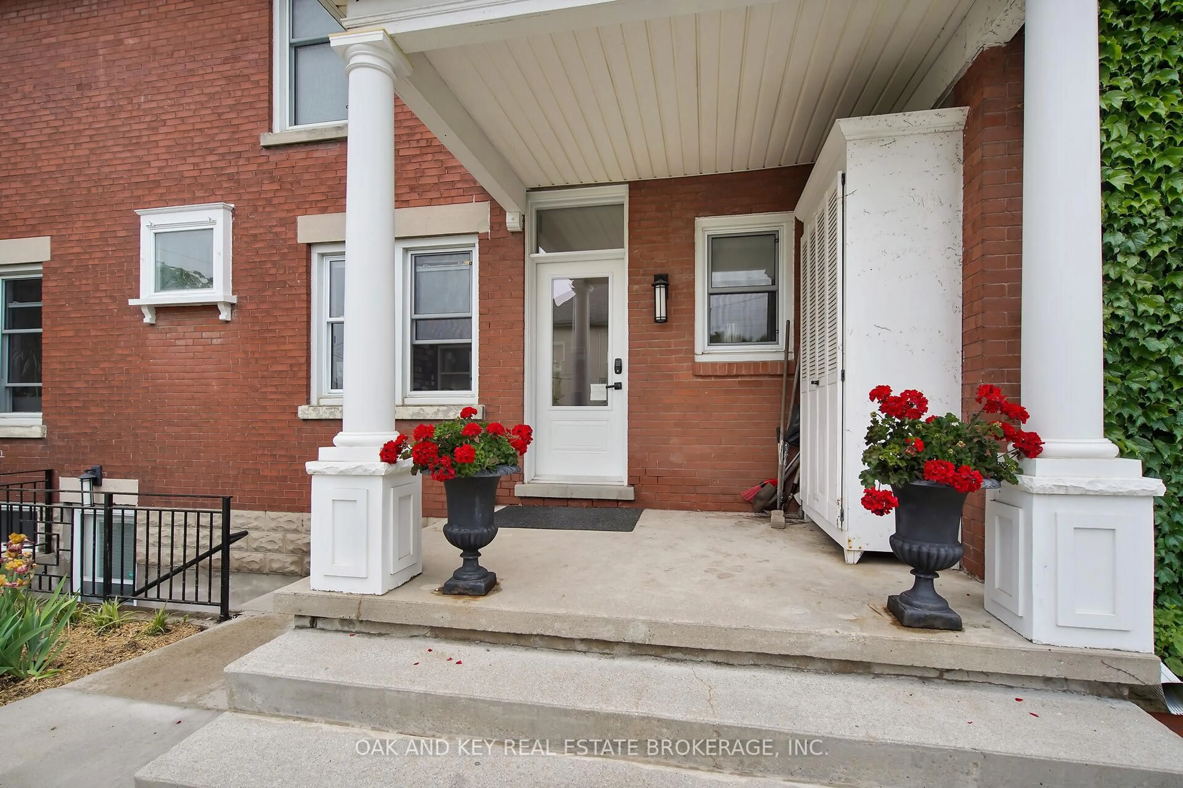 Unknown for 2424 Main St, London South Ontario N6P 1R2
