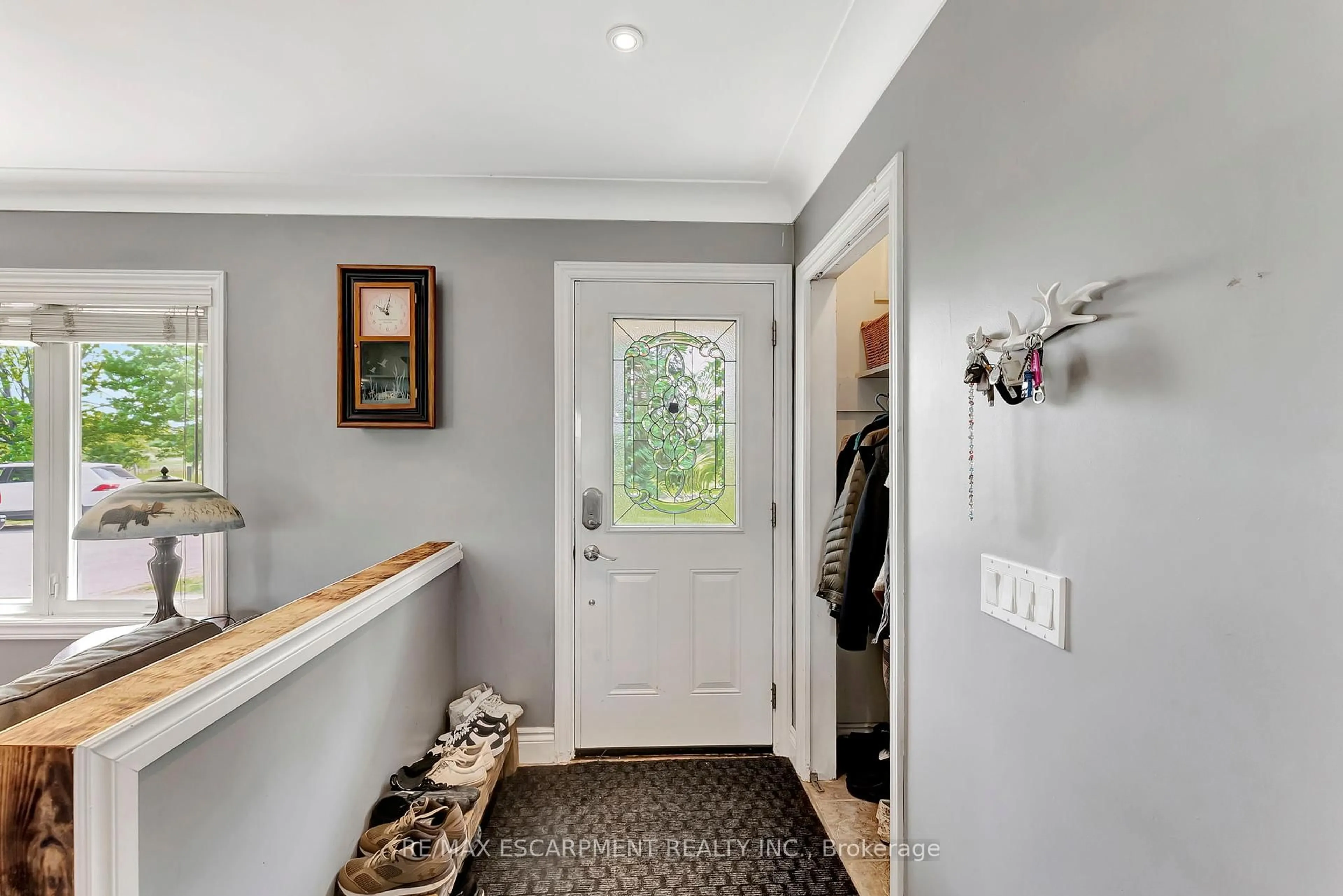 Indoor entryway for 1301 KOHLER Rd, Haldimand Ontario N0A 1E0
