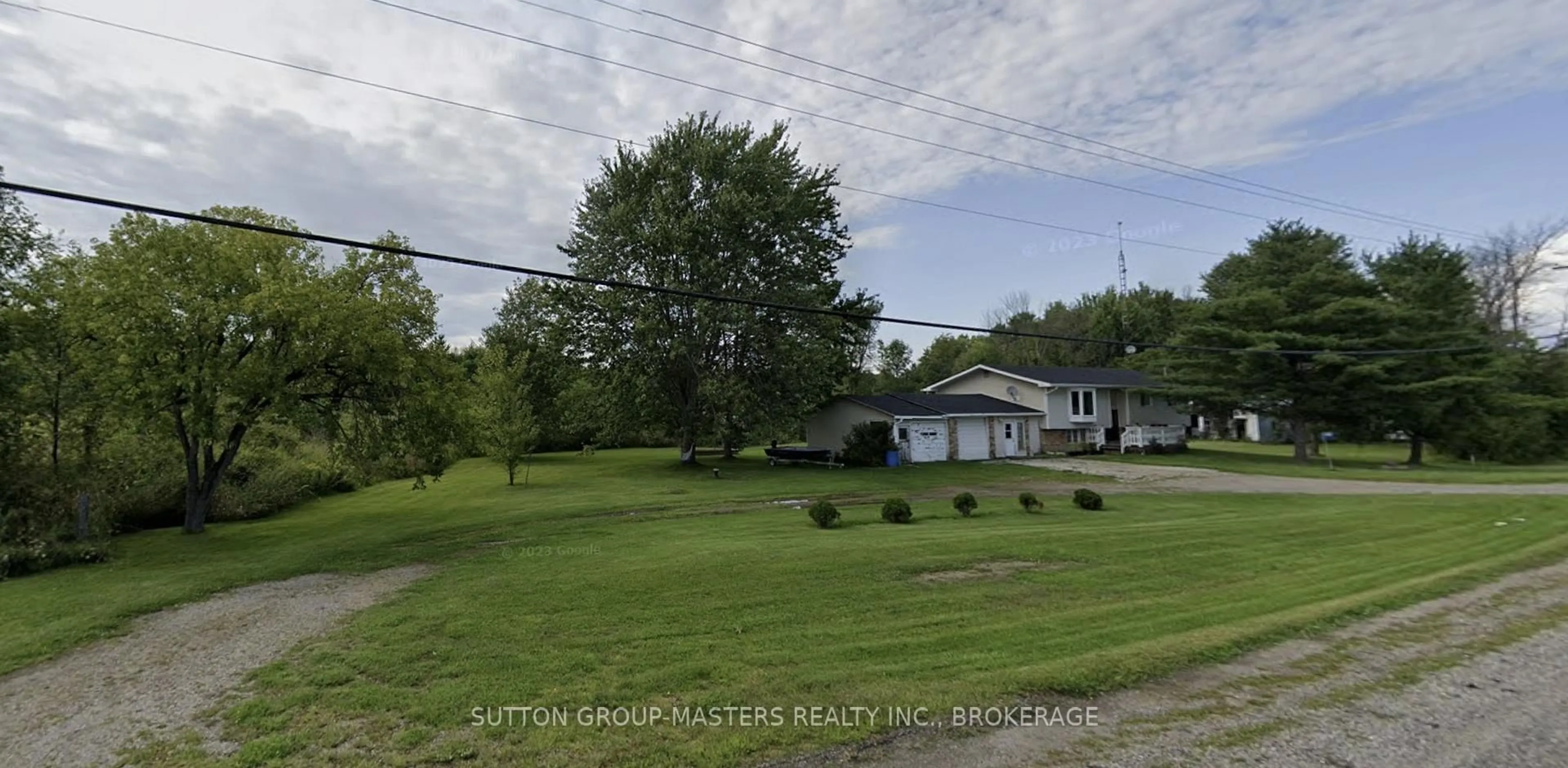 A pic from outside/outdoor area/front of a property/back of a property/a pic from drone, unknown for 390 Lyndhurst Rd, Leeds and the Thousand Islands Ontario K0E 1N0