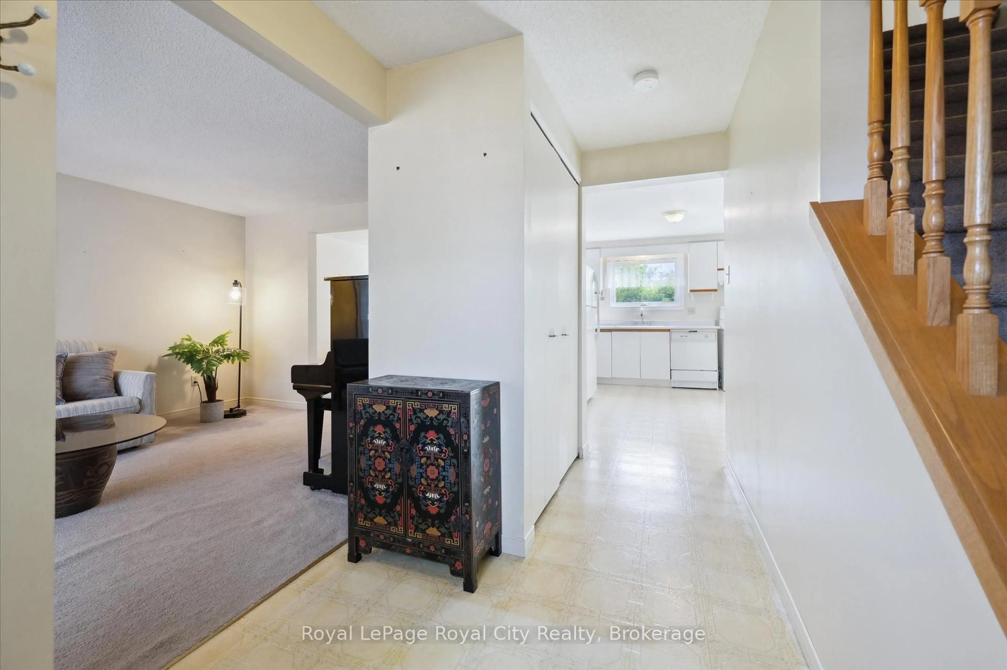 Indoor foyer for 349 Cooper St, Cambridge Ontario N3C 3X8