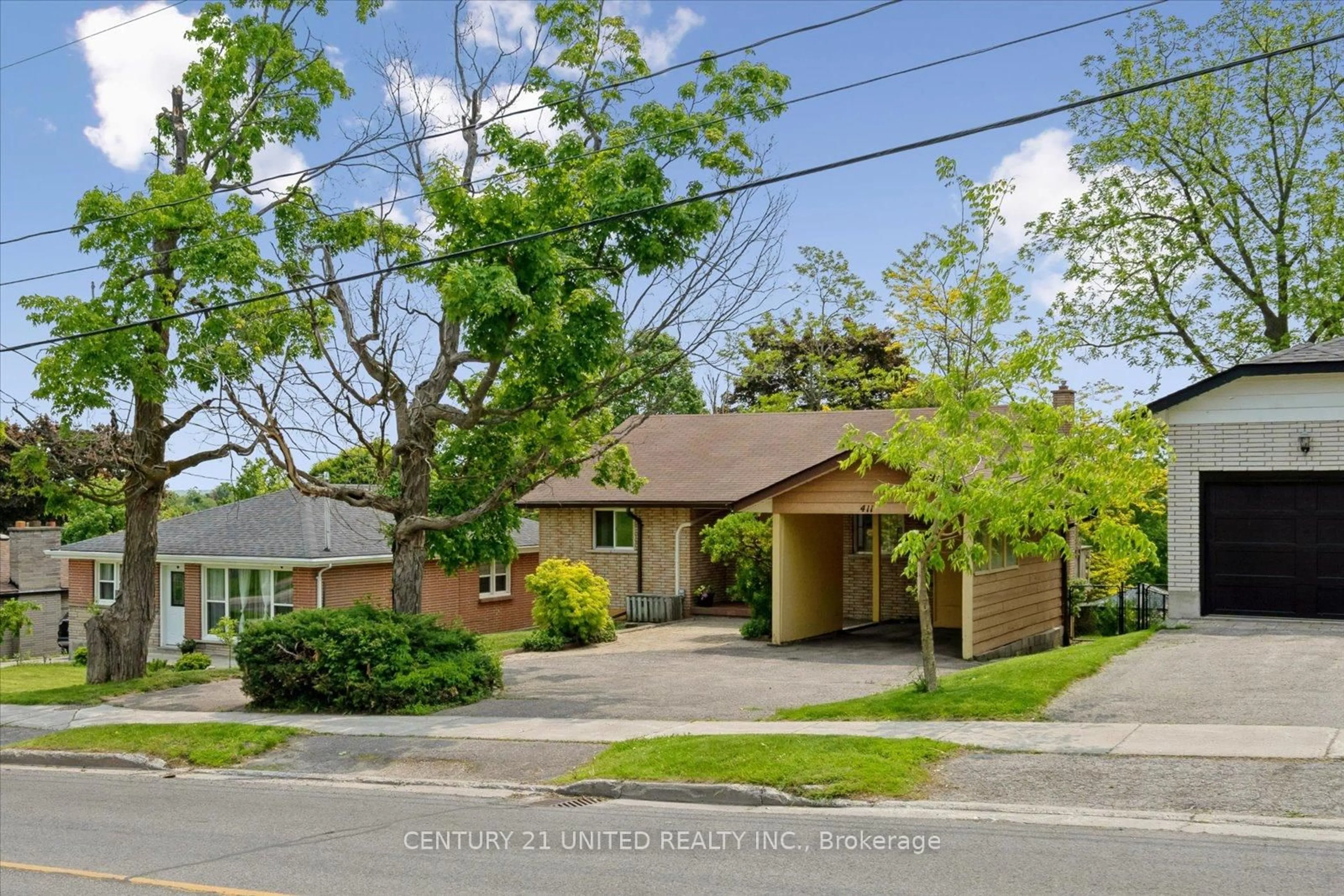 A pic from outside/outdoor area/front of a property/back of a property/a pic from drone, street for 411 Highland Rd, Peterborough North Ontario K9H 5J6