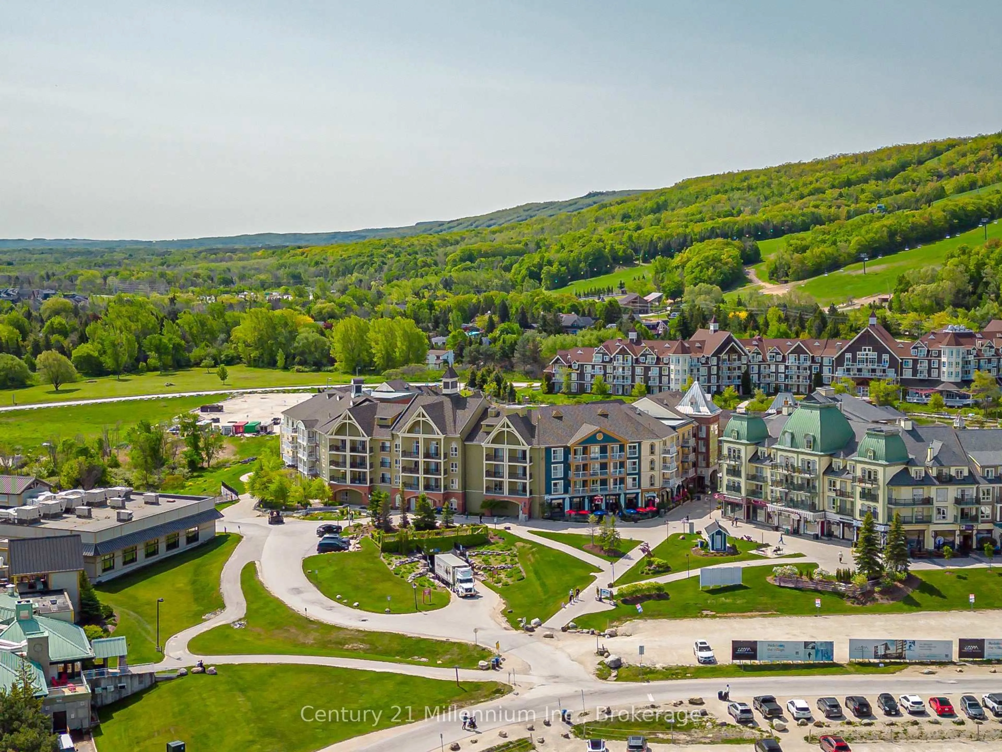 A pic from outside/outdoor area/front of a property/back of a property/a pic from drone, mountain view for 190 Jozo Weider Blvd #443, Blue Mountains Ontario L9Y 0V2