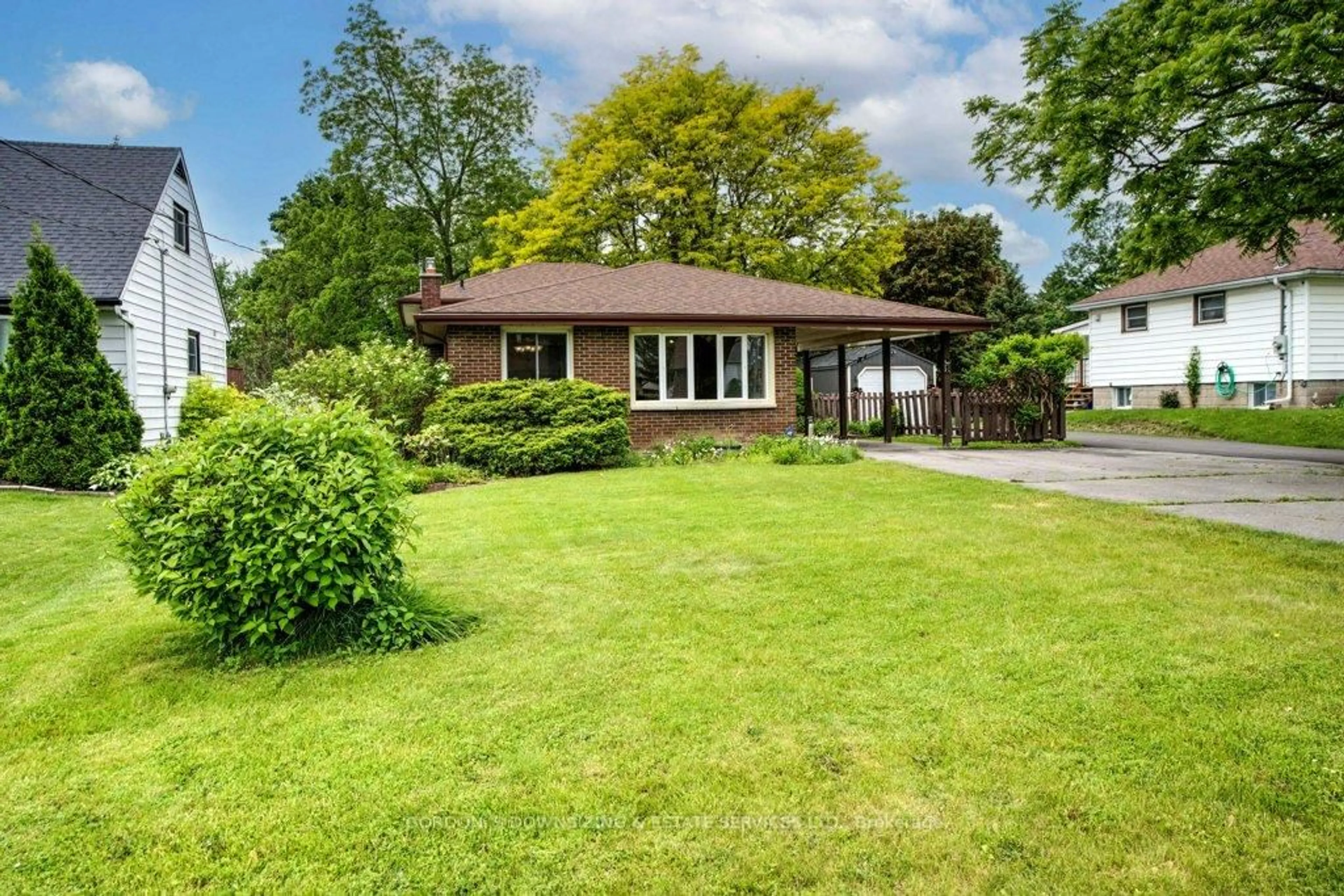A pic from outside/outdoor area/front of a property/back of a property/a pic from drone, unknown for 18 Glendale Rd, Belleville Ontario K8P 4H5