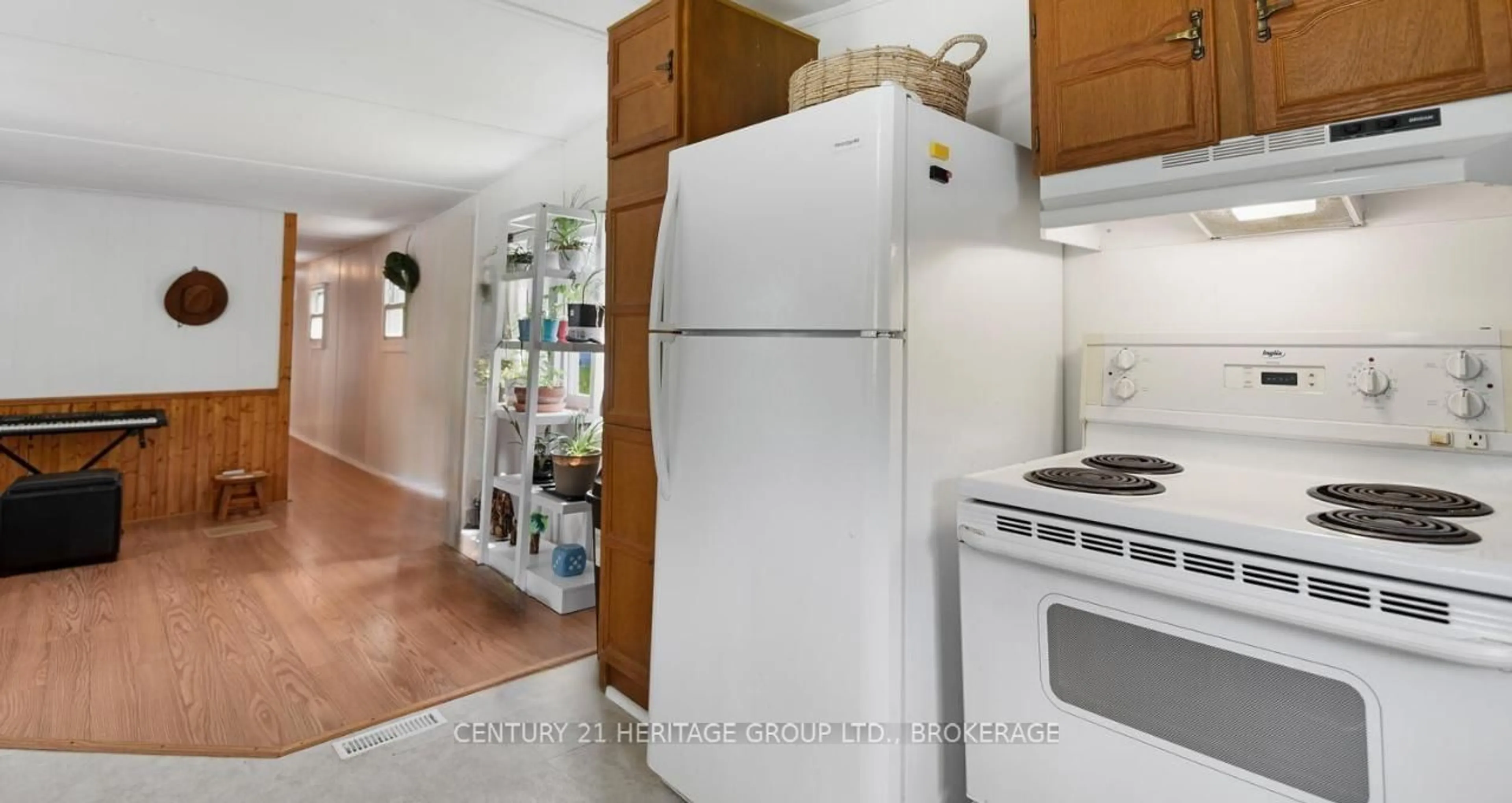 Standard kitchen, unknown for 9 Wilson St, Rideau Lakes Ontario K0G 1E0