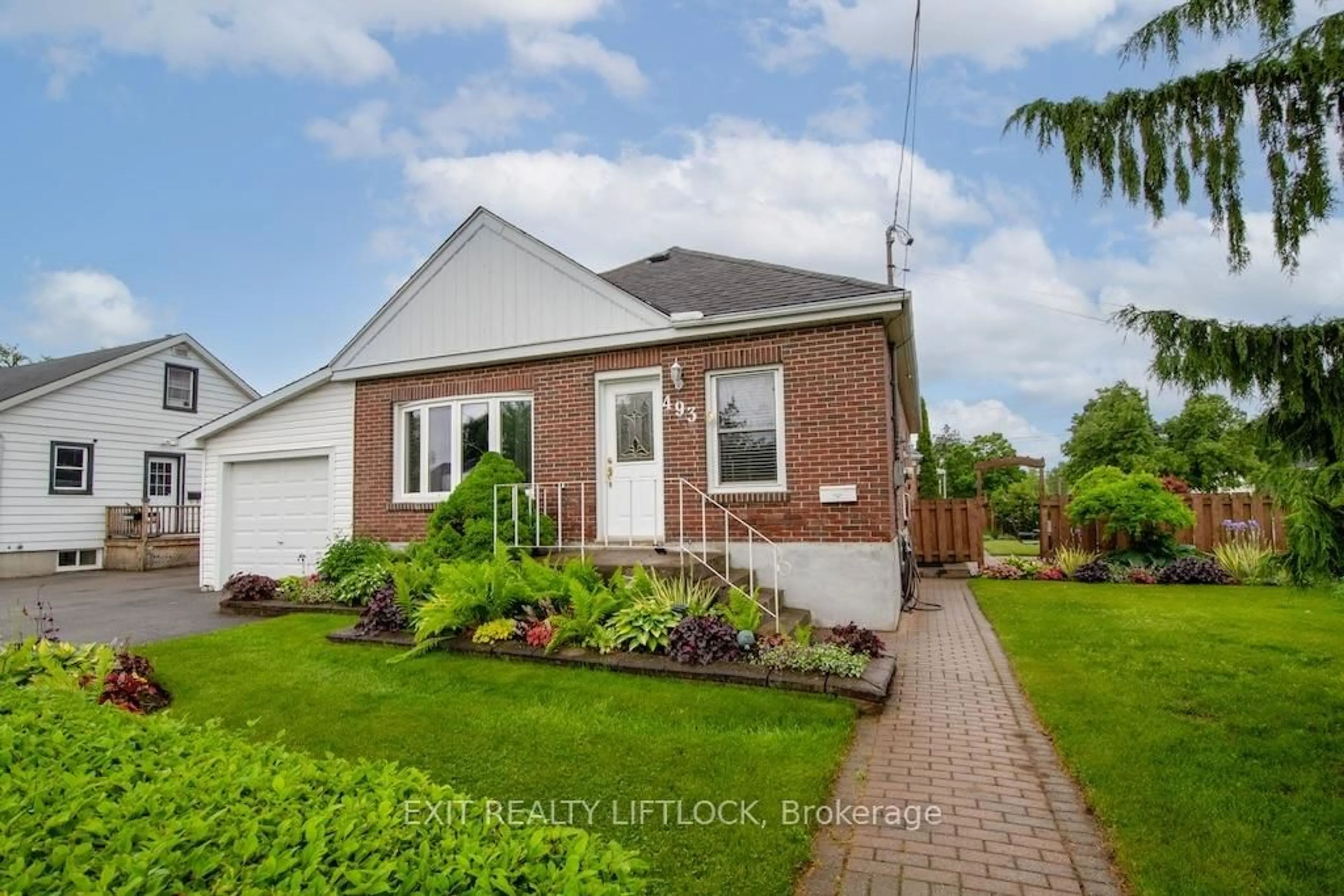 A pic from outside/outdoor area/front of a property/back of a property/a pic from drone, street for 493 Howden St, Peterborough South Ontario K9J 4B2
