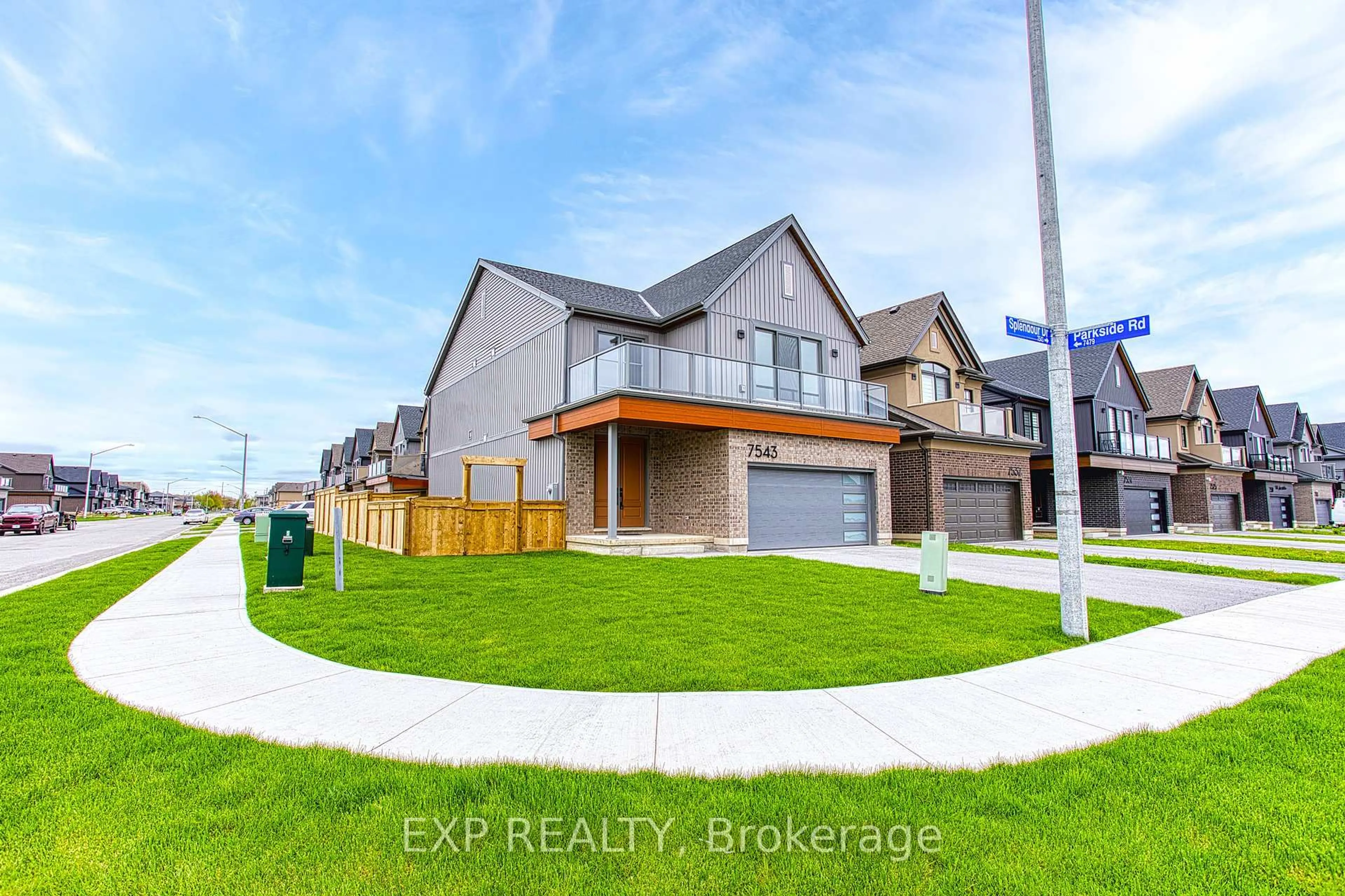 A pic from outside/outdoor area/front of a property/back of a property/a pic from drone, street for 7543 Splendour Dr, Niagara Falls Ontario L2H 3V8