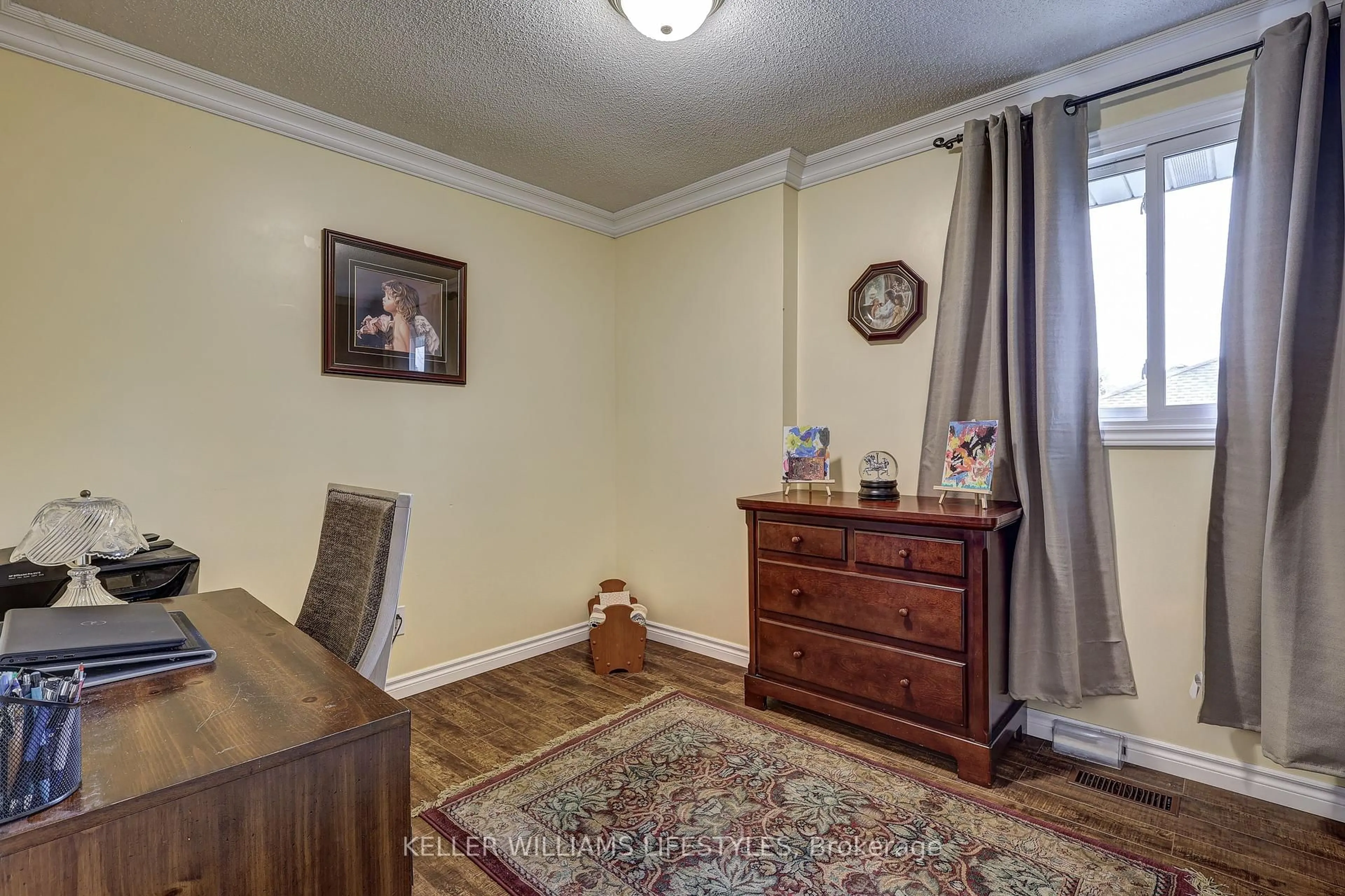 A pic of a room for 17 Sharpe Dr, Strathroy-Caradoc Ontario N7G 3T8