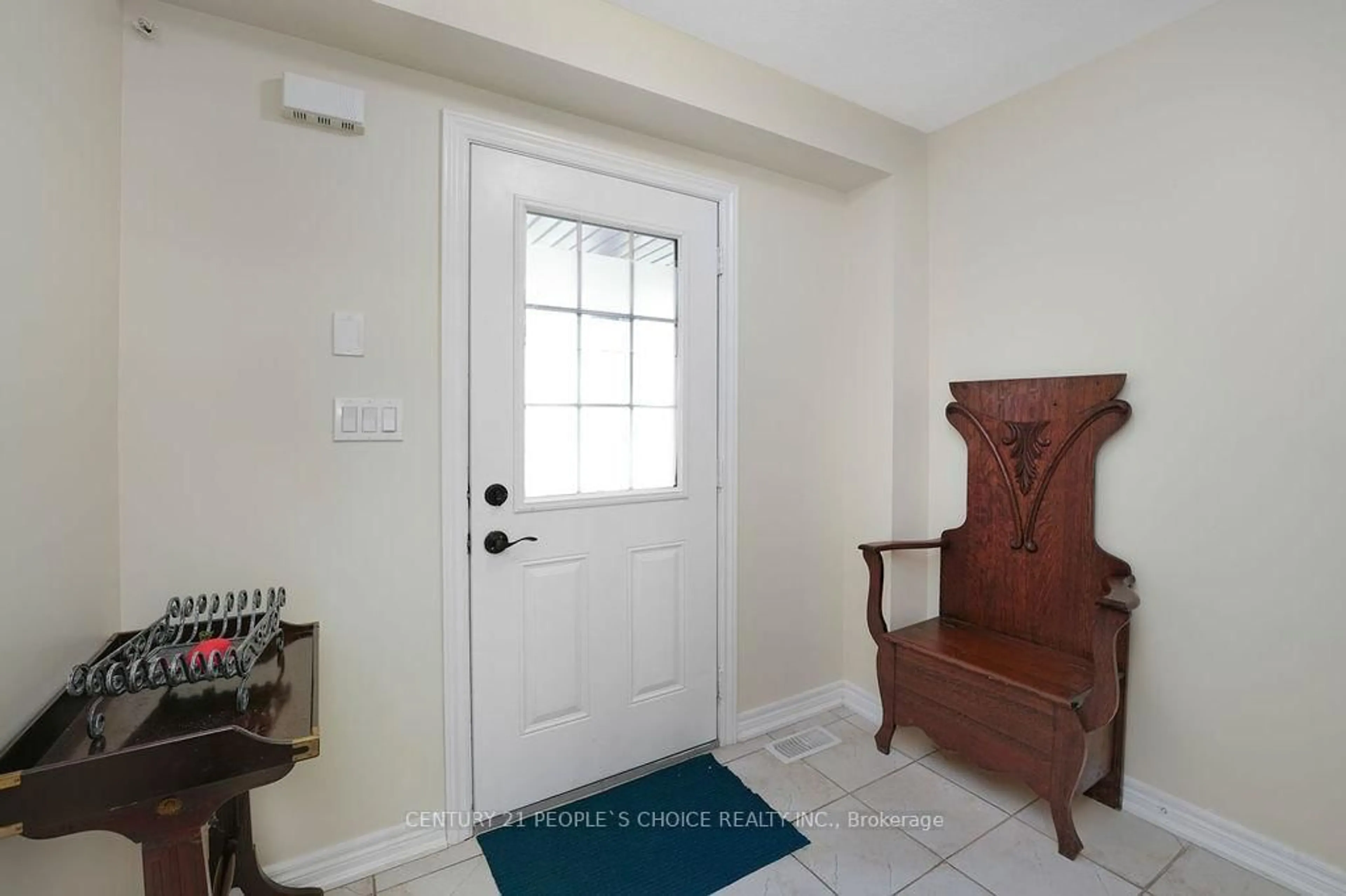 Indoor entryway for 570 Linden Dr #40, Cambridge Ontario N3H 0C9