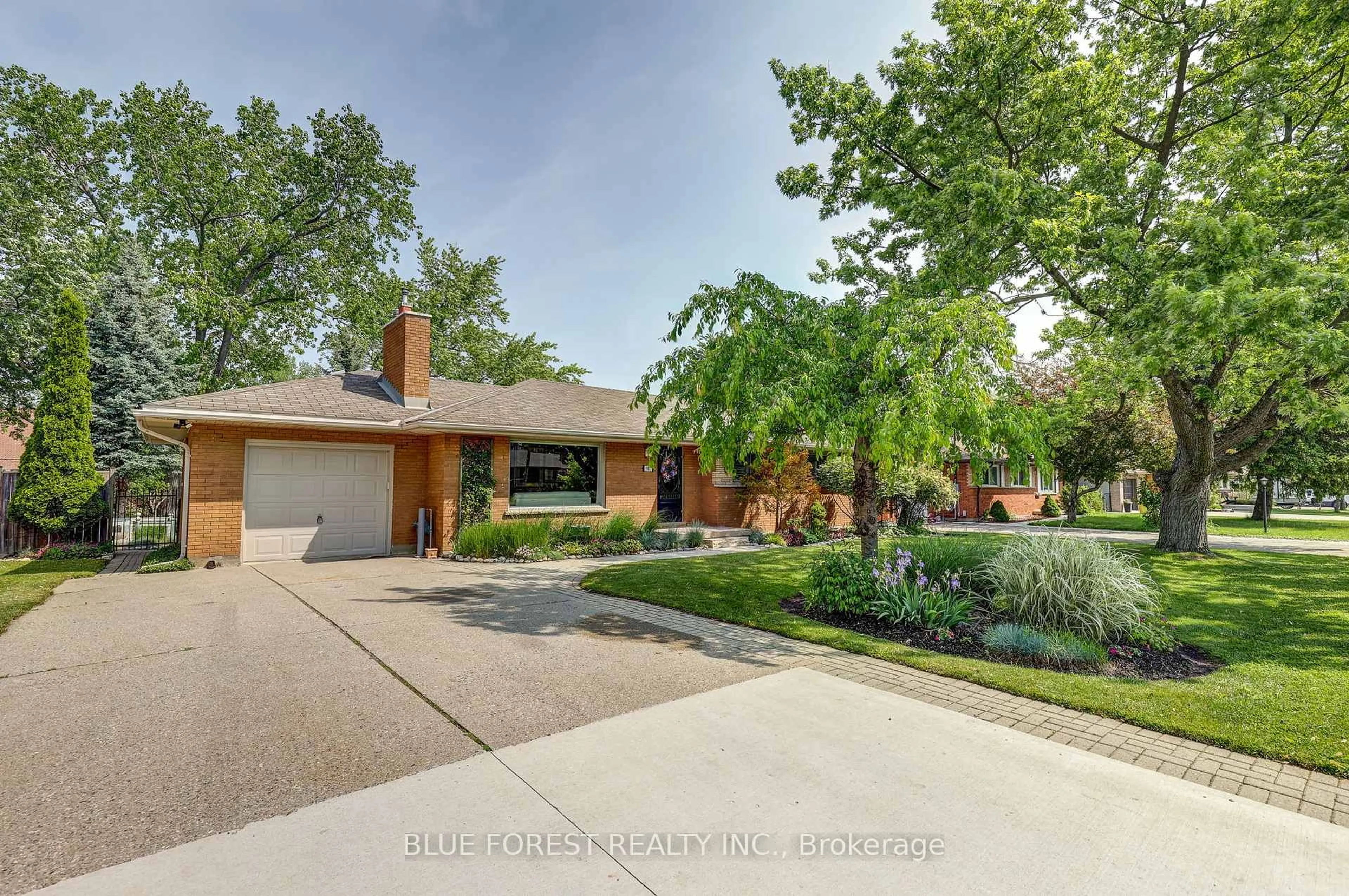 Home with brick exterior material, street for 983 Valetta St, London North Ontario N6H 2Z7