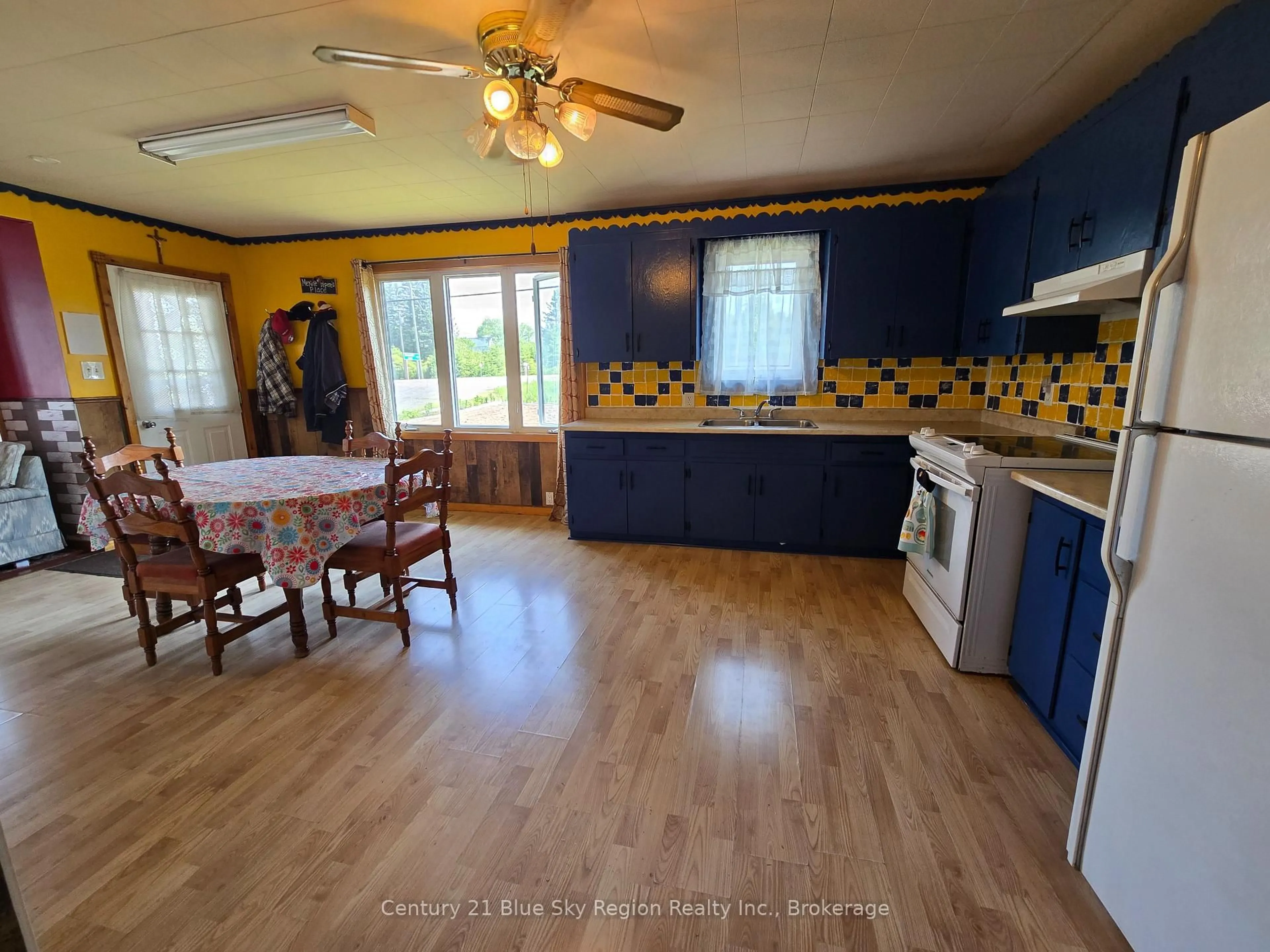 Standard kitchen, ceramic/tile floor for 7707 Highway 17, Markstay-Warren Ontario P0H 2N0
