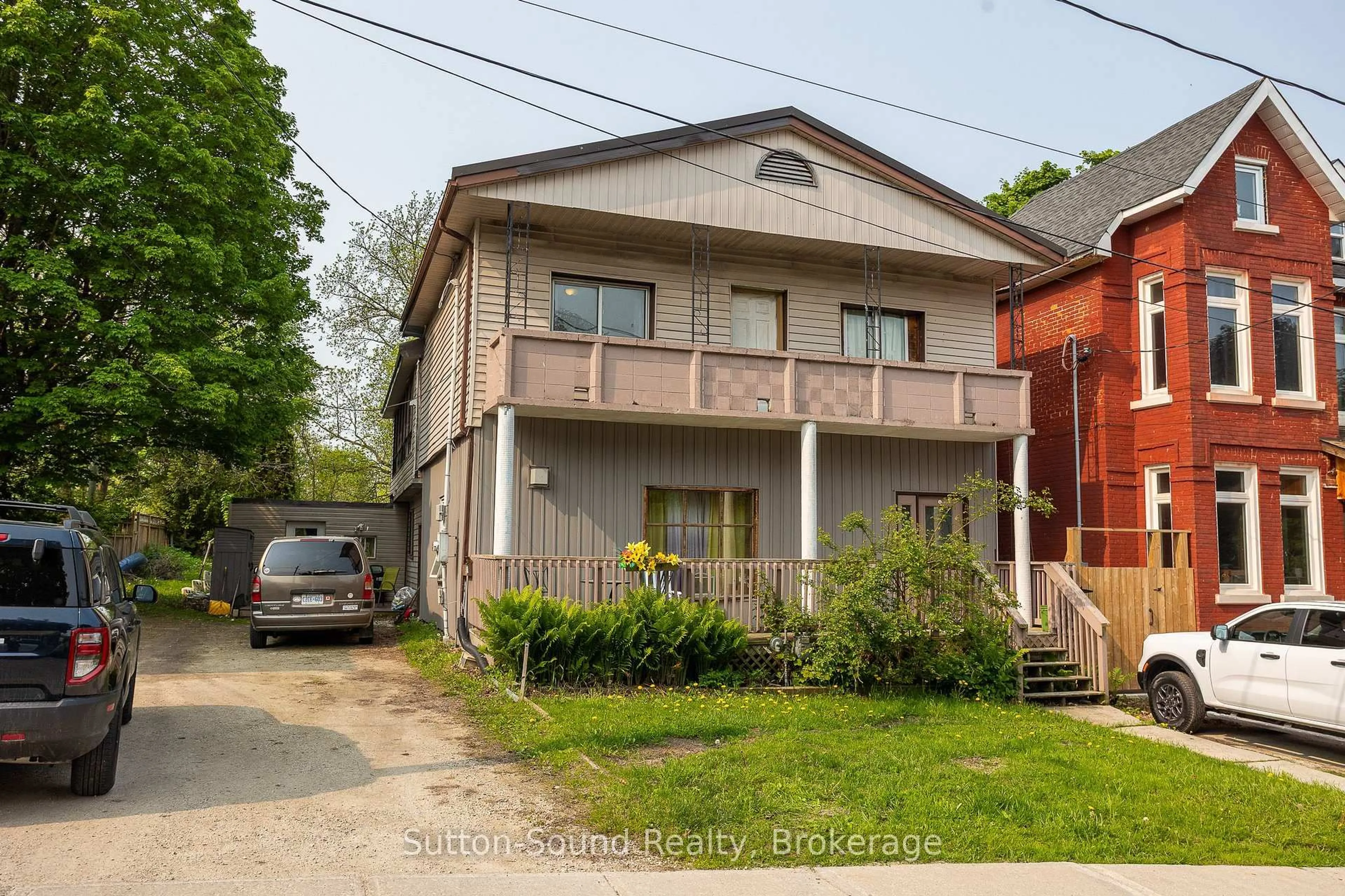 Unknown for 351 14th St, Owen Sound Ontario N4K 1W8